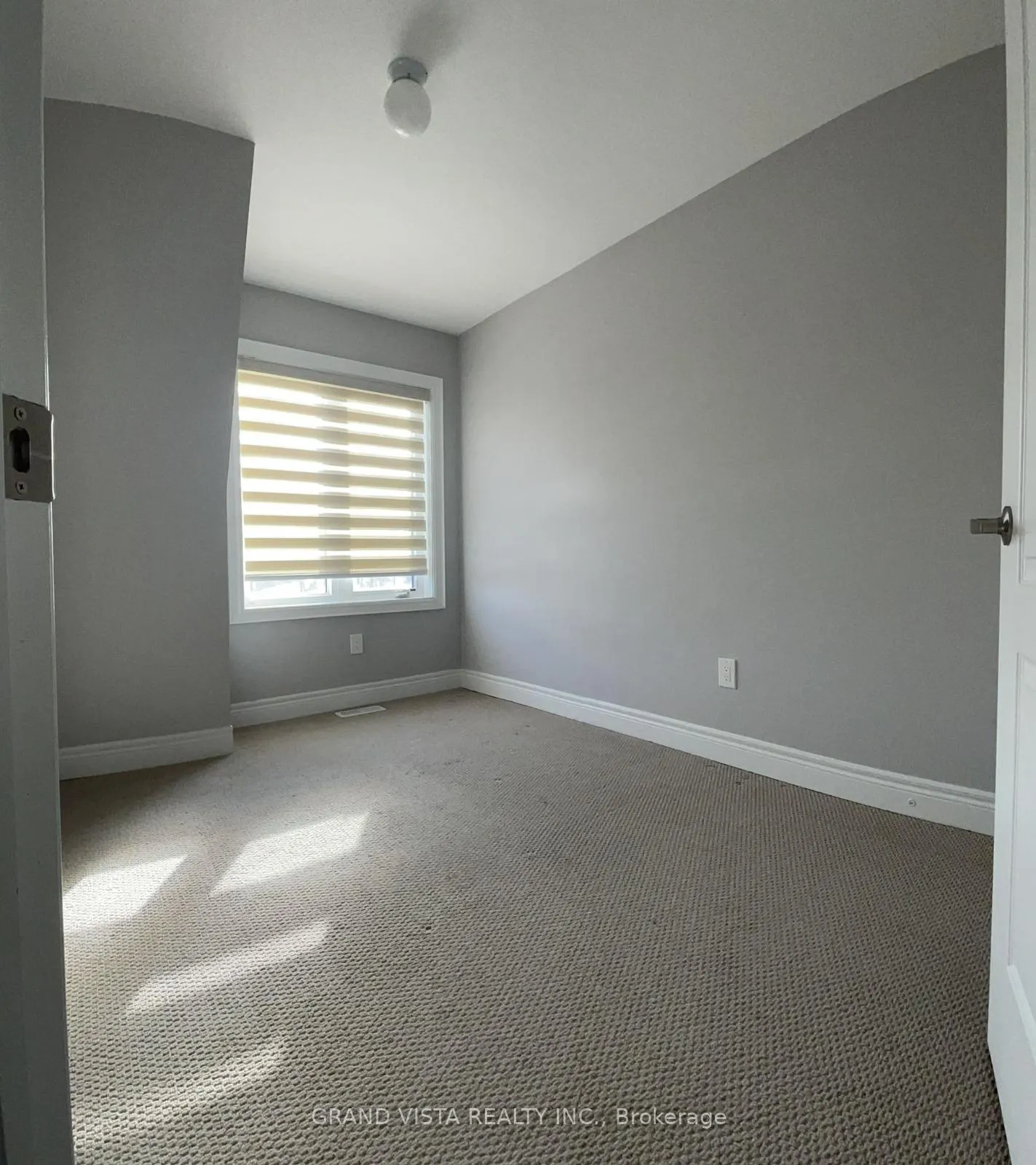 Photo 12 of 29 Dryden Way, Etobicoke, Willowridge-Martingrove-Richview — HOMEH