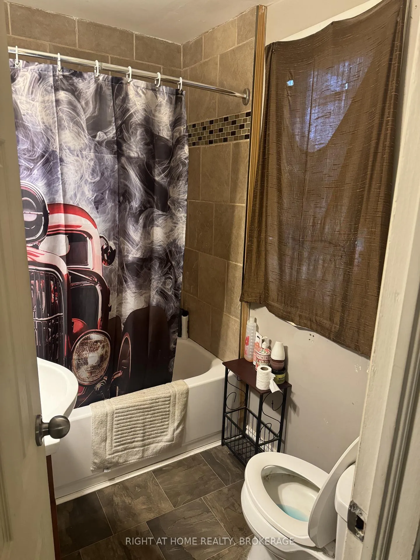 Photo 11 of 6360 Mcleod Road, Niagara Falls, Oldfield — HOMEH