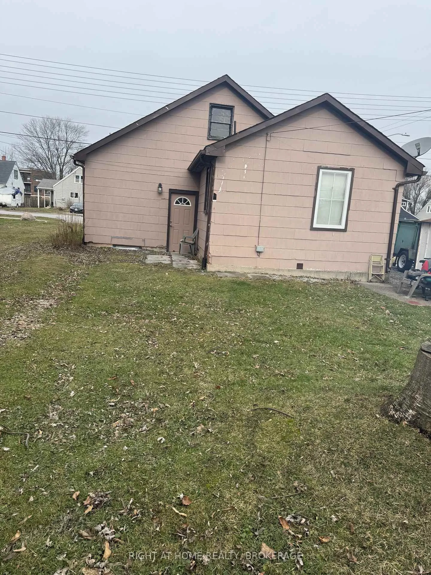 Photo 13 of 6360 Mcleod Road, Niagara Falls, Oldfield — HOMEH