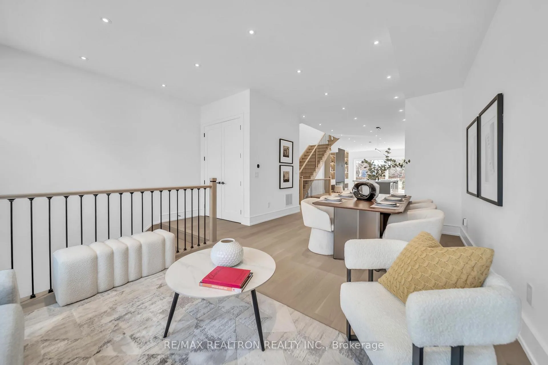 Photo 5 of 17 Lanark Avenue, Toronto, Oakwood Village — HOMEH