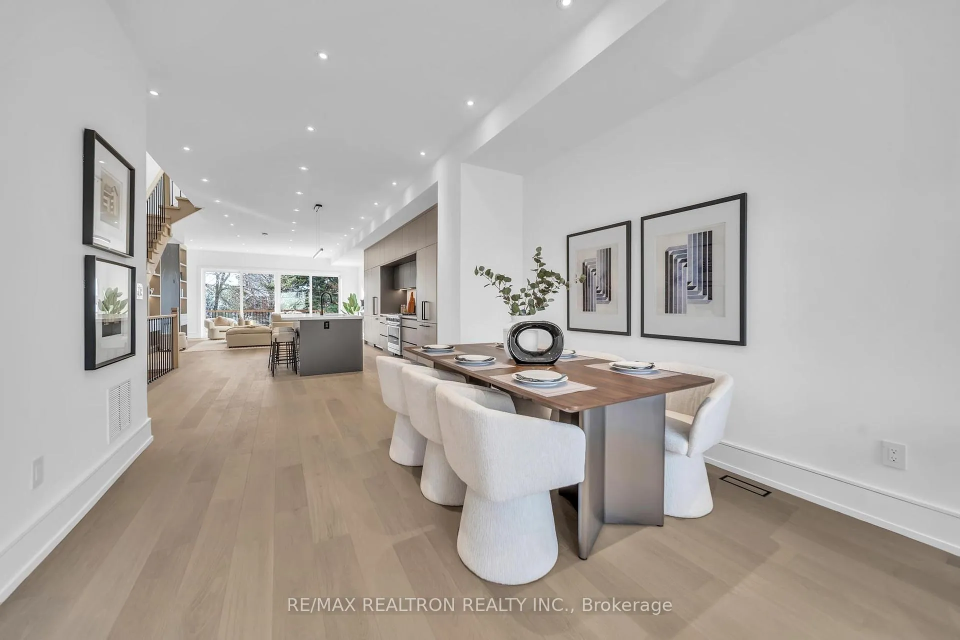 Photo 6 of 17 Lanark Avenue, Toronto, Oakwood Village — HOMEH