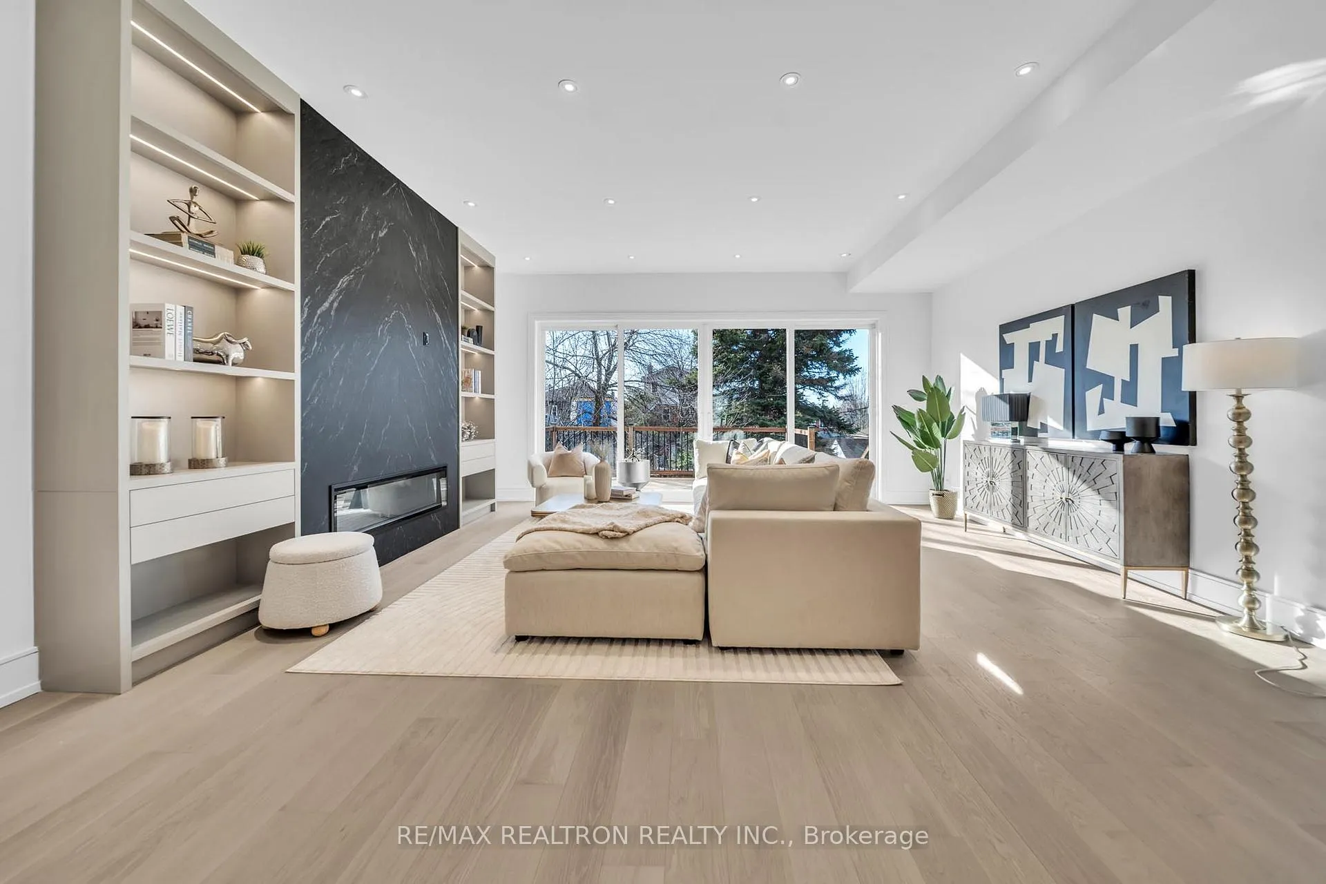 Photo 14 of 17 Lanark Avenue, Toronto, Oakwood Village — HOMEH