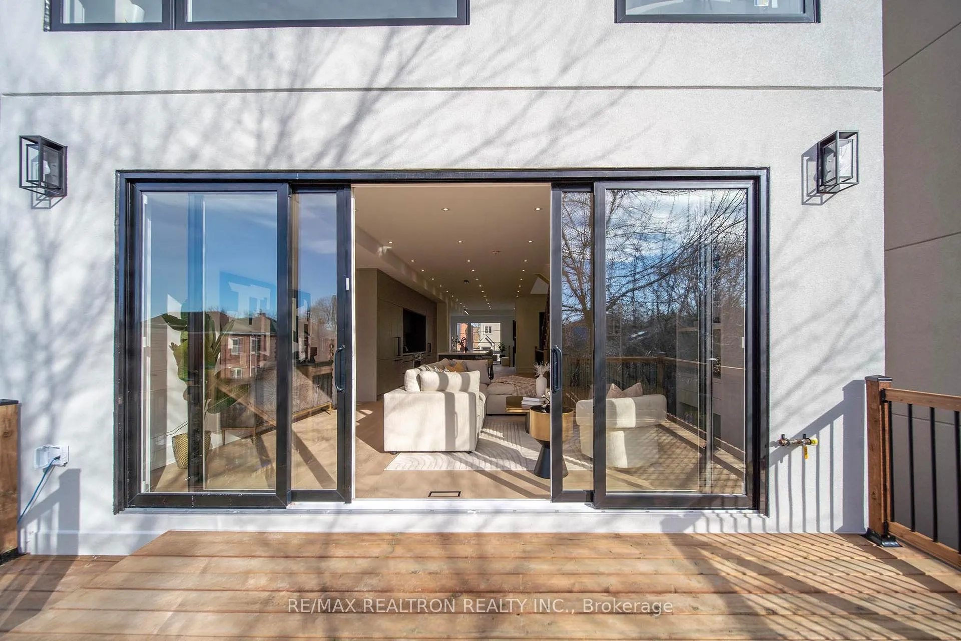 Photo 18 of 17 Lanark Avenue, Toronto, Oakwood Village — HOMEH