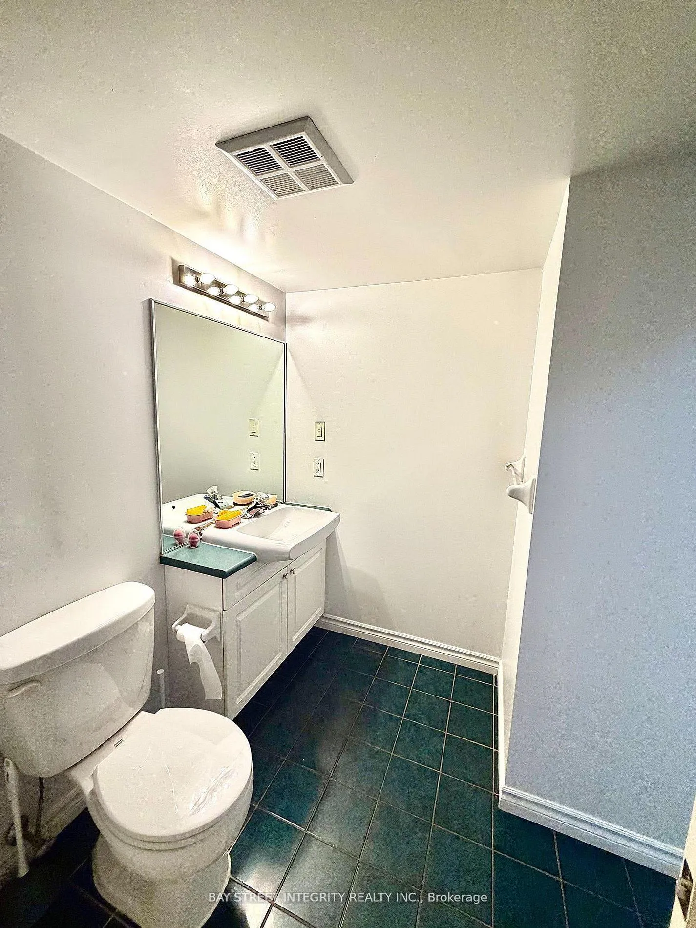 Photo 4 of Unit 1203, 30 Hayden Street, Toronto, Church-Yonge Corridor — HOMEH