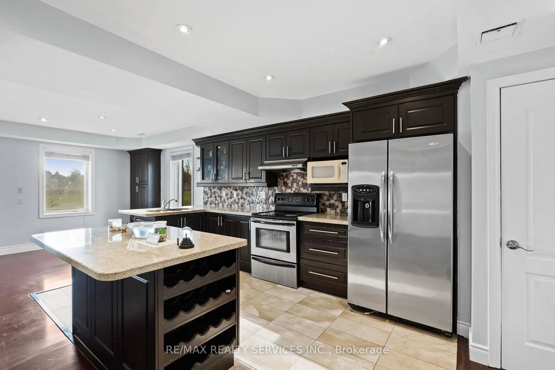 Photo 31 of 5 Farina Drive, Brampton, Toronto Gore Rural Estate — HOMEH