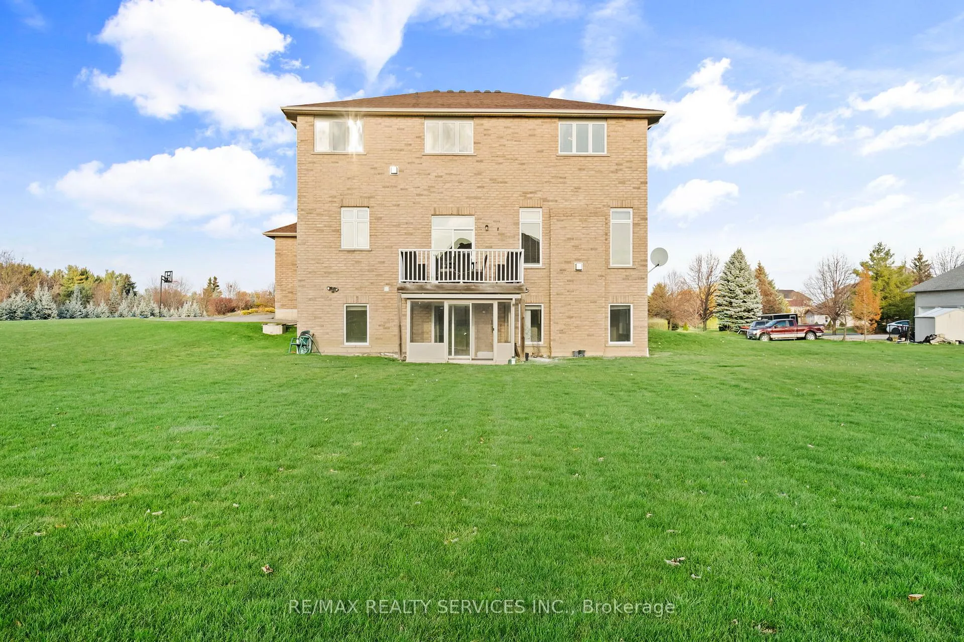 Photo 41 of 5 Farina Drive, Brampton, Toronto Gore Rural Estate — HOMEH