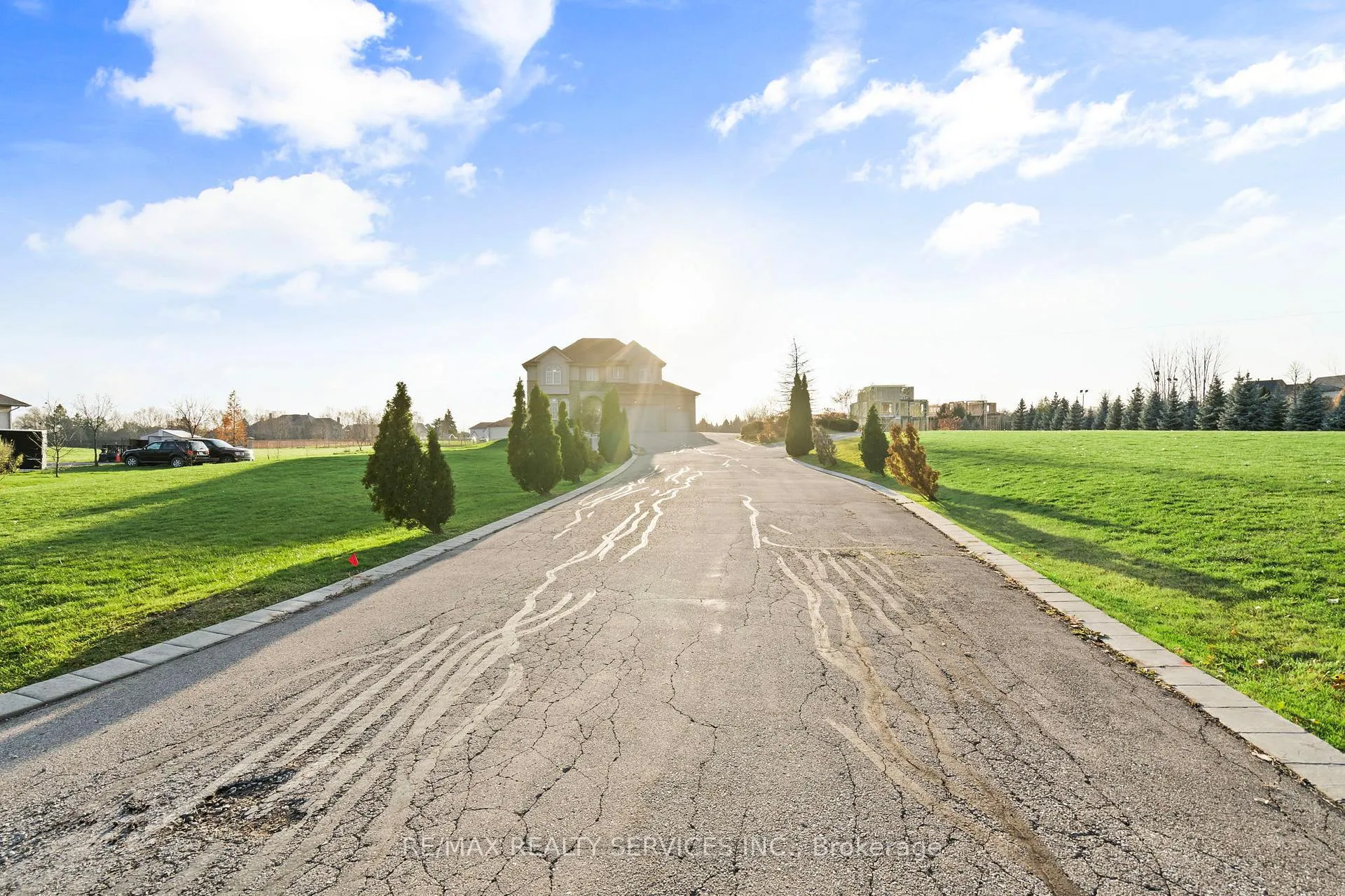 Photo 42 of 5 Farina Drive, Brampton, Toronto Gore Rural Estate — HOMEH