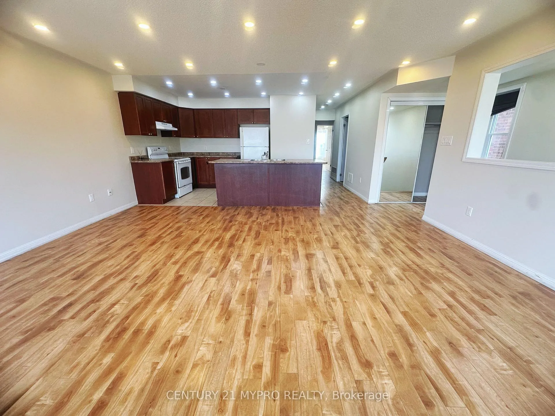 Photo 5 of Unit Upper#1, 2725 Bur Oak Avenue, Markham, Cornell — HOMEH