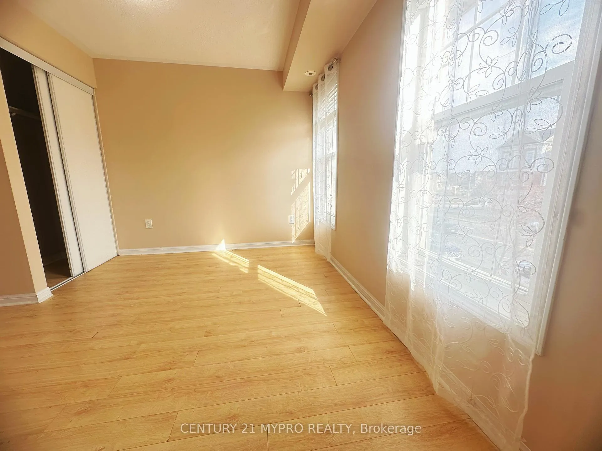 Photo 7 of Unit Upper#1, 2725 Bur Oak Avenue, Markham, Cornell — HOMEH
