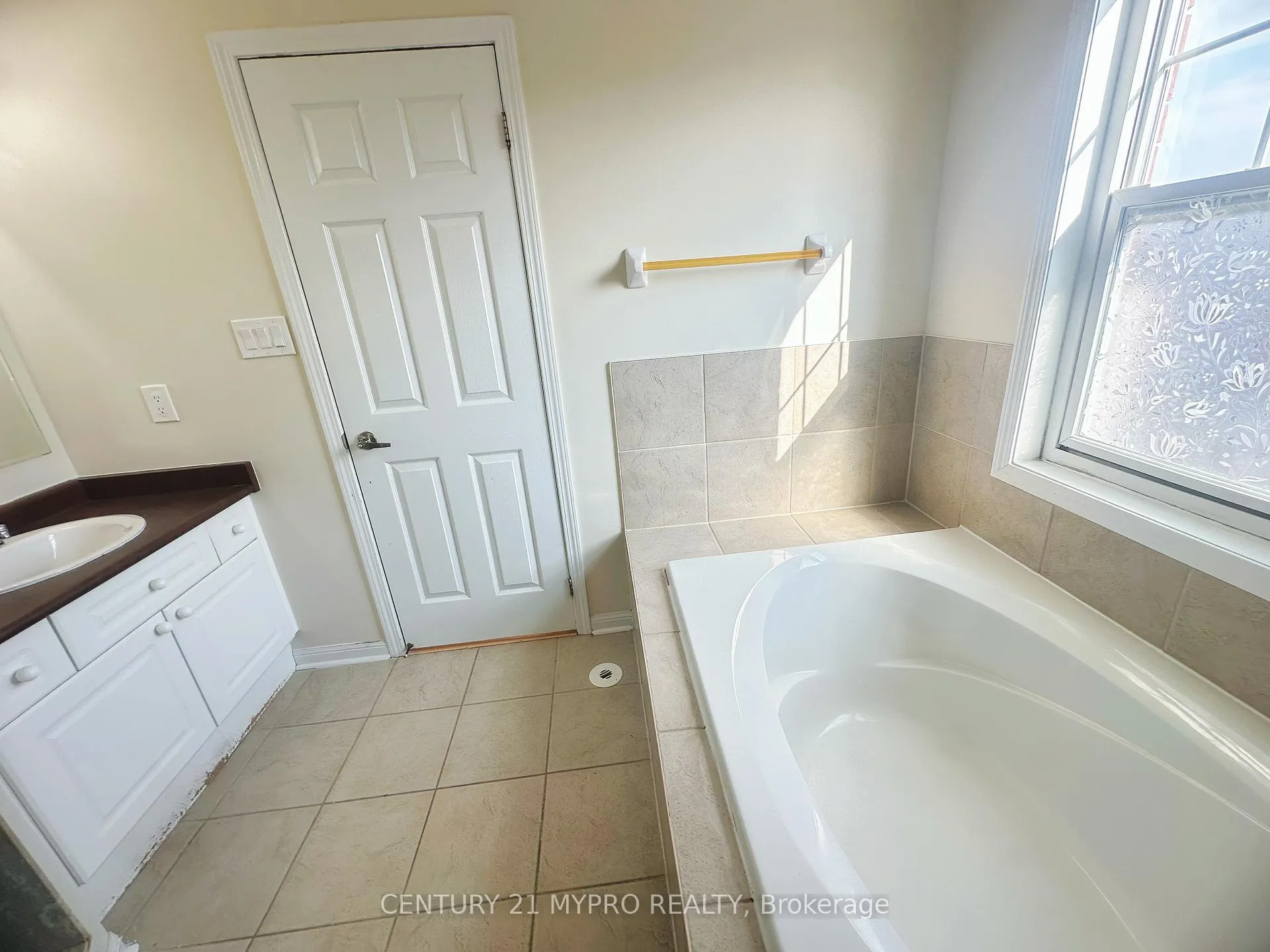 Photo 13 of Unit Upper#1, 2725 Bur Oak Avenue, Markham, Cornell — HOMEH