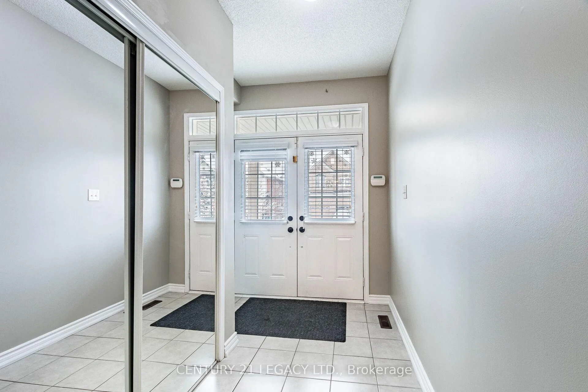 Photo 4 of 21 Kilrea Way, Brampton, Credit Valley — HOMEH