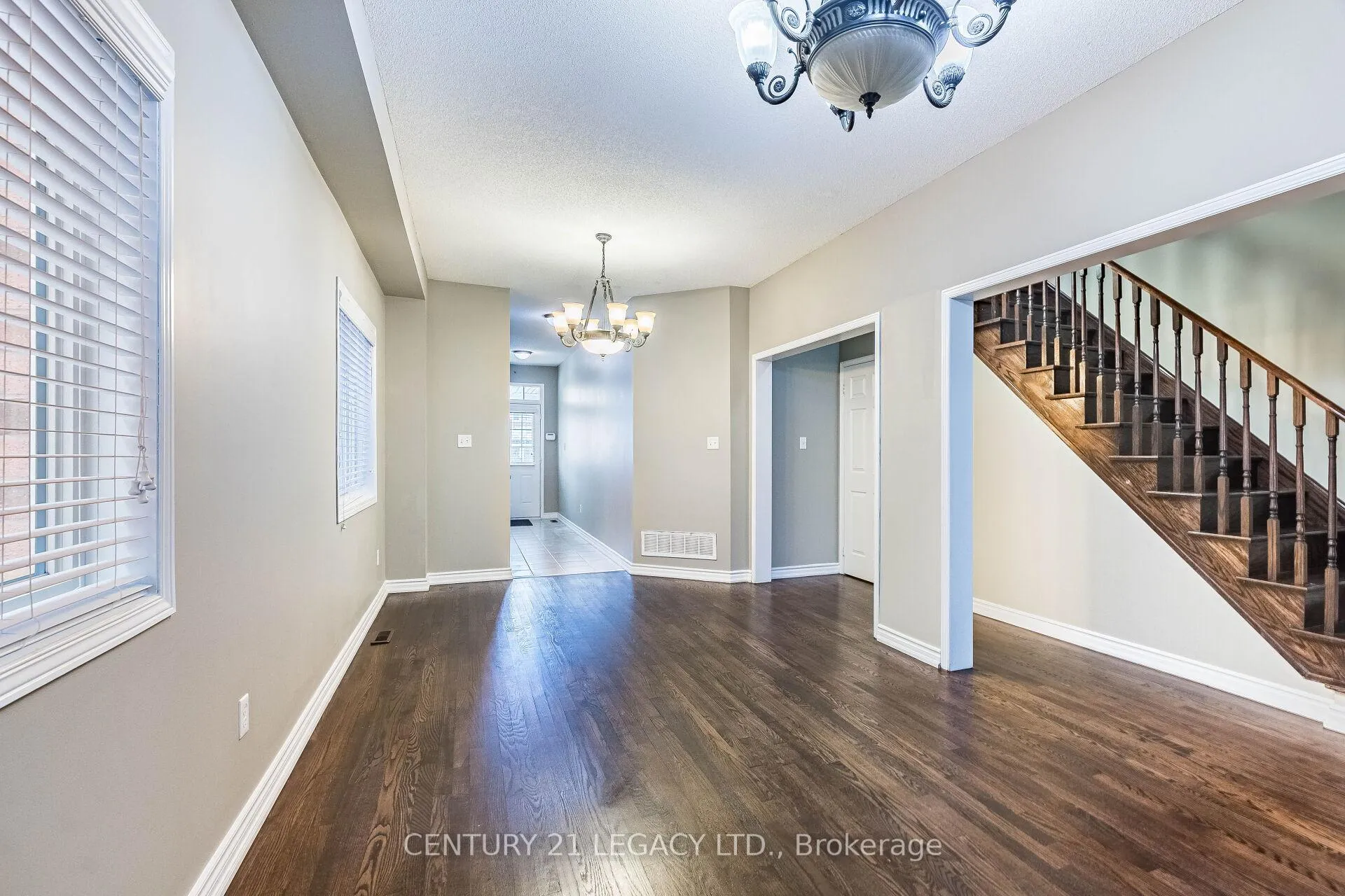 Photo 8 of 21 Kilrea Way, Brampton, Credit Valley — HOMEH