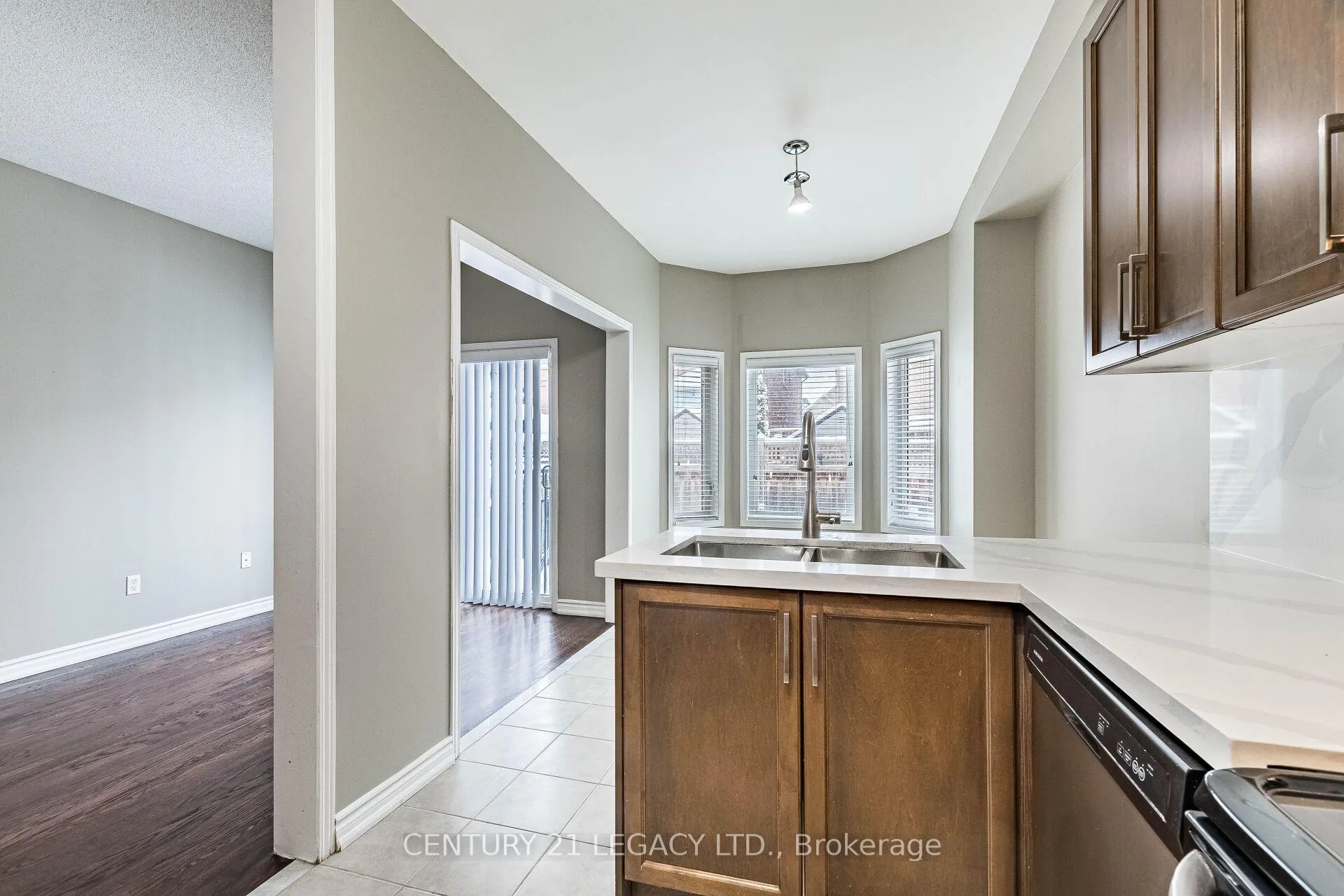 Photo 17 of 21 Kilrea Way, Brampton, Credit Valley — HOMEH