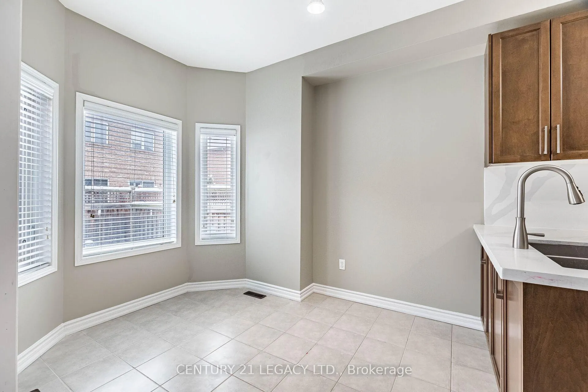 Photo 19 of 21 Kilrea Way, Brampton, Credit Valley — HOMEH