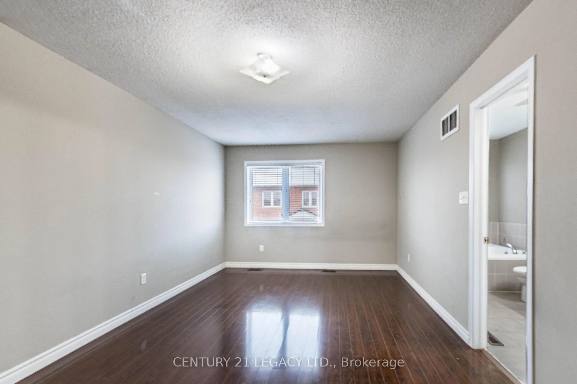 Photo 22 of 21 Kilrea Way, Brampton, Credit Valley — HOMEH