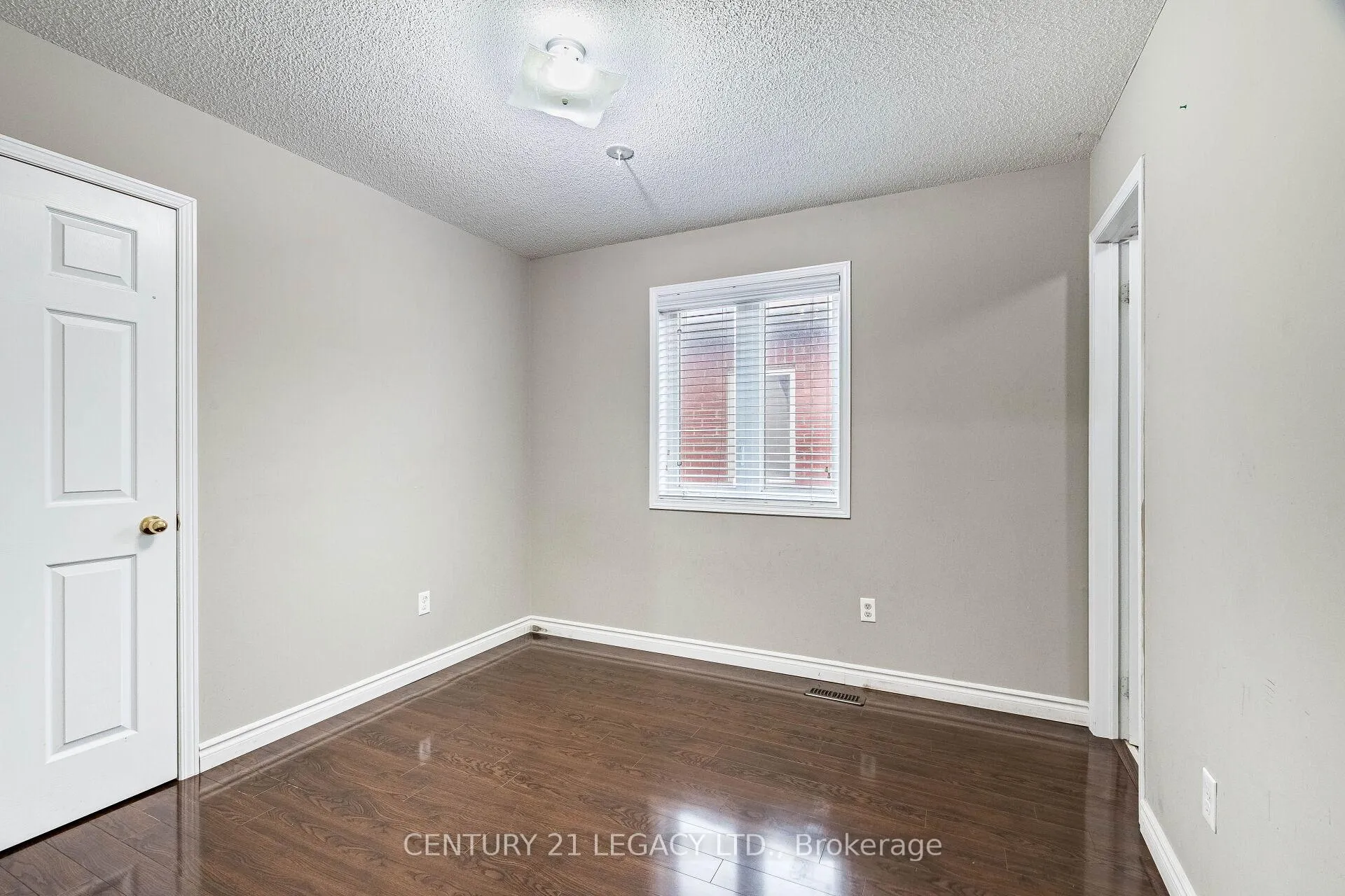 Photo 29 of 21 Kilrea Way, Brampton, Credit Valley — HOMEH