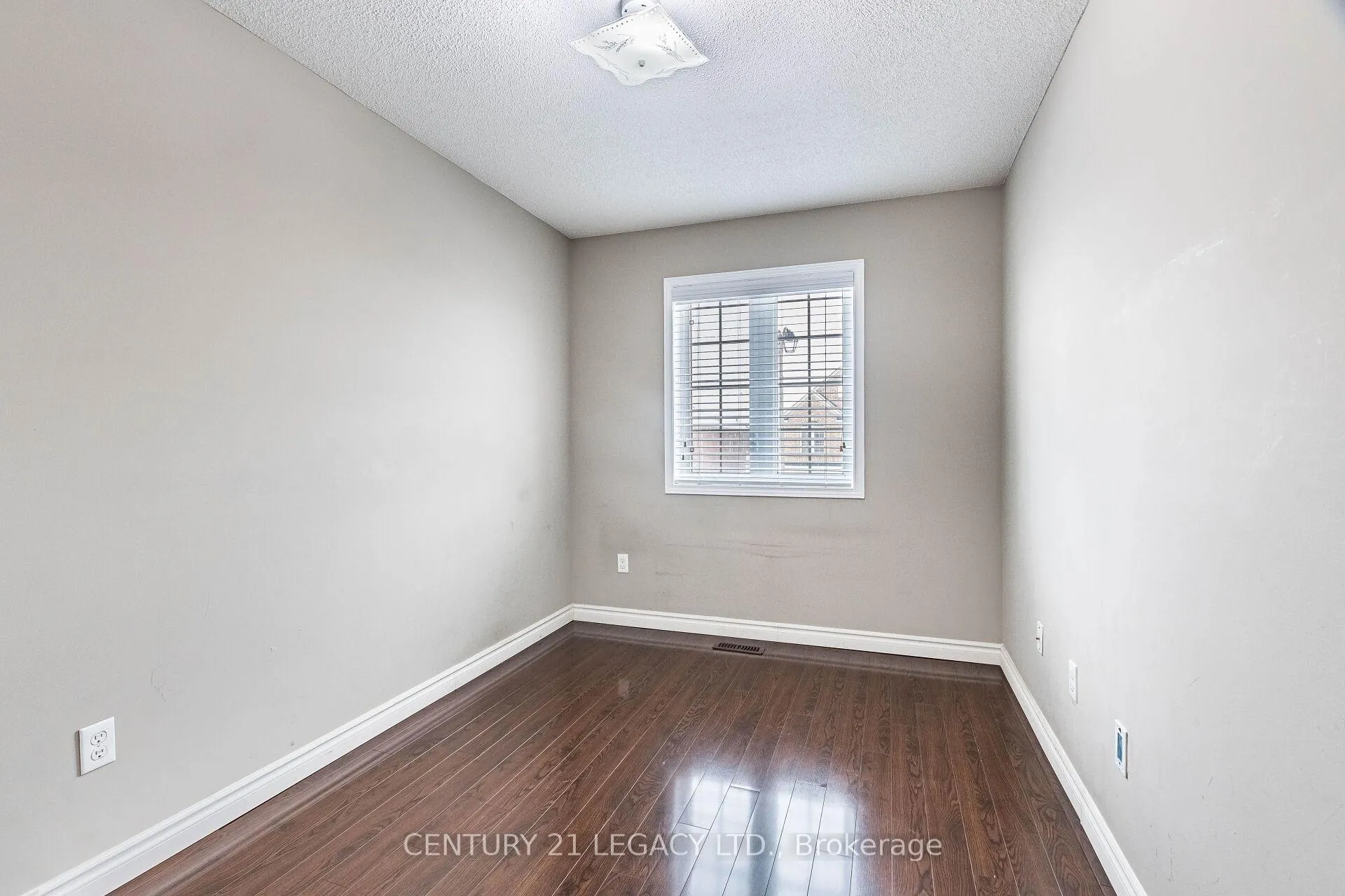Photo 36 of 21 Kilrea Way, Brampton, Credit Valley — HOMEH