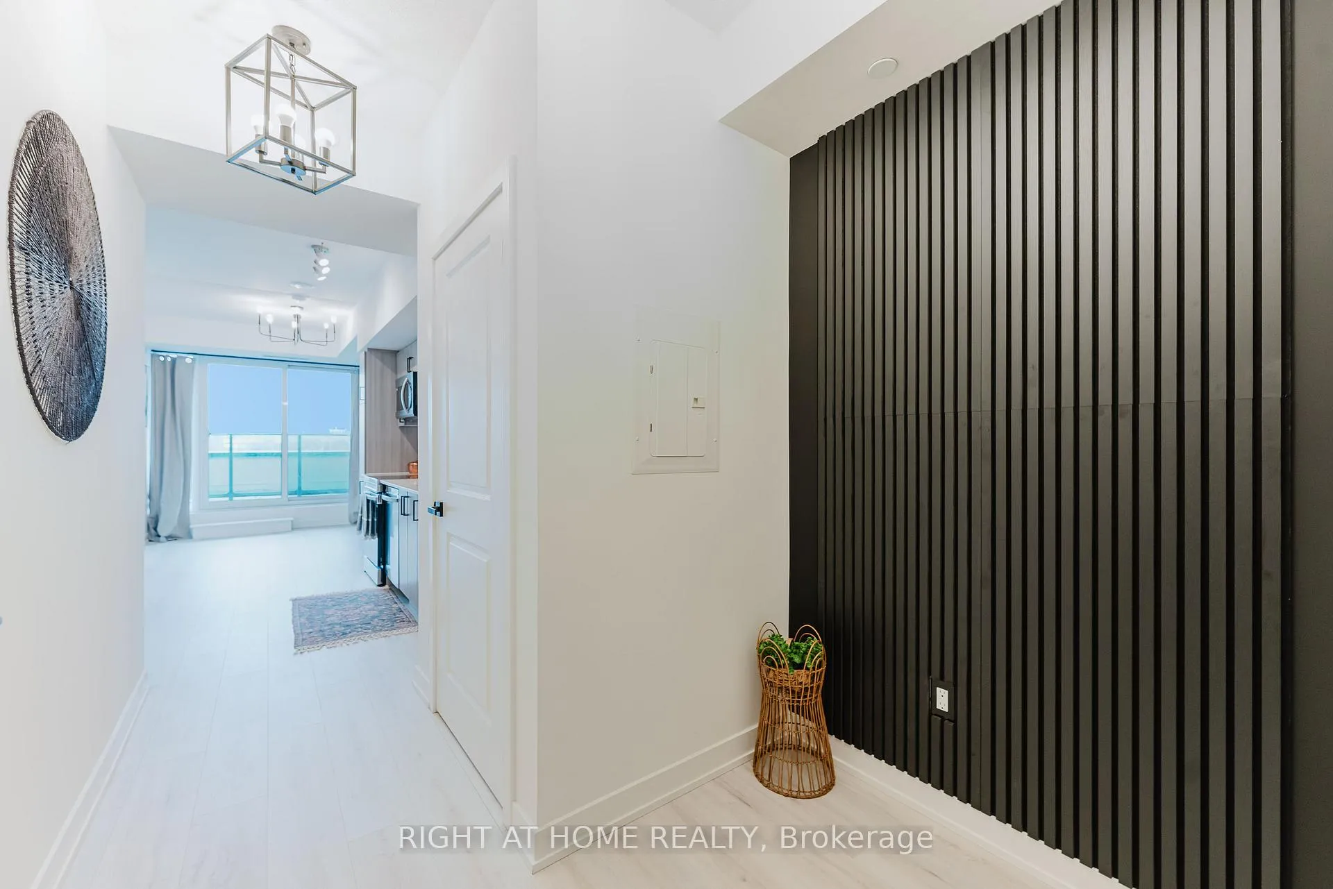 Photo 2 of 1010 Sandy Beach Road, Pickering, Bay Ridges — HOMEH