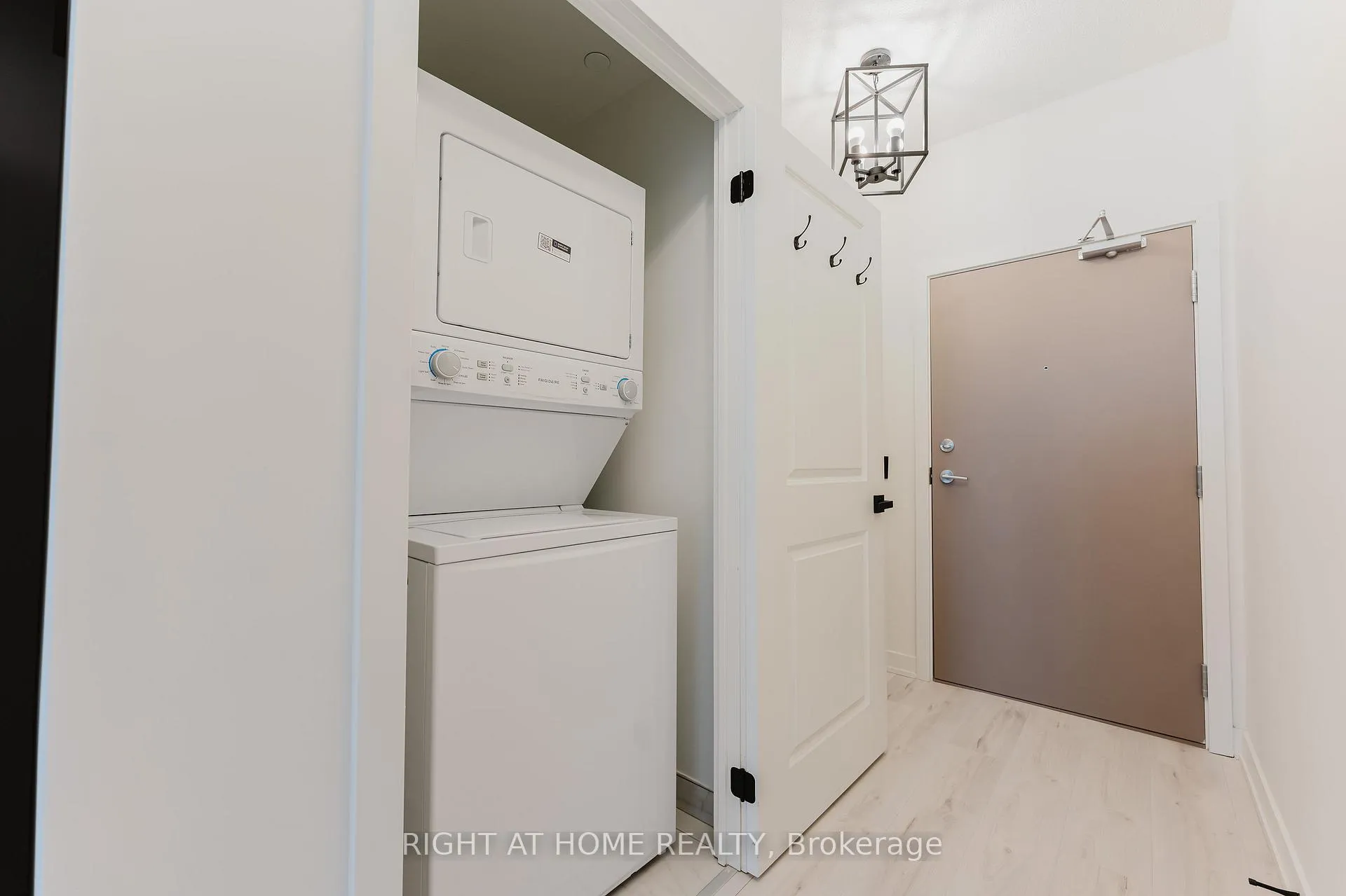 Photo 6 of 1010 Sandy Beach Road, Pickering, Bay Ridges — HOMEH