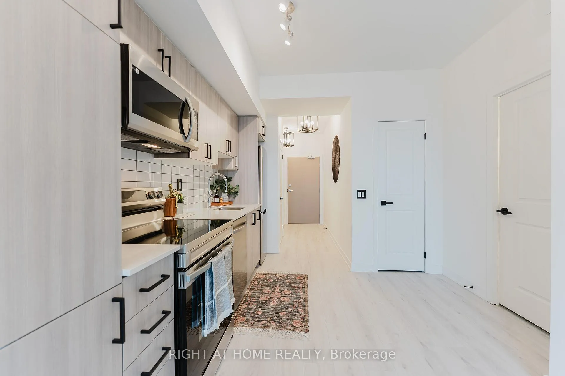 Photo 7 of 1010 Sandy Beach Road, Pickering, Bay Ridges — HOMEH