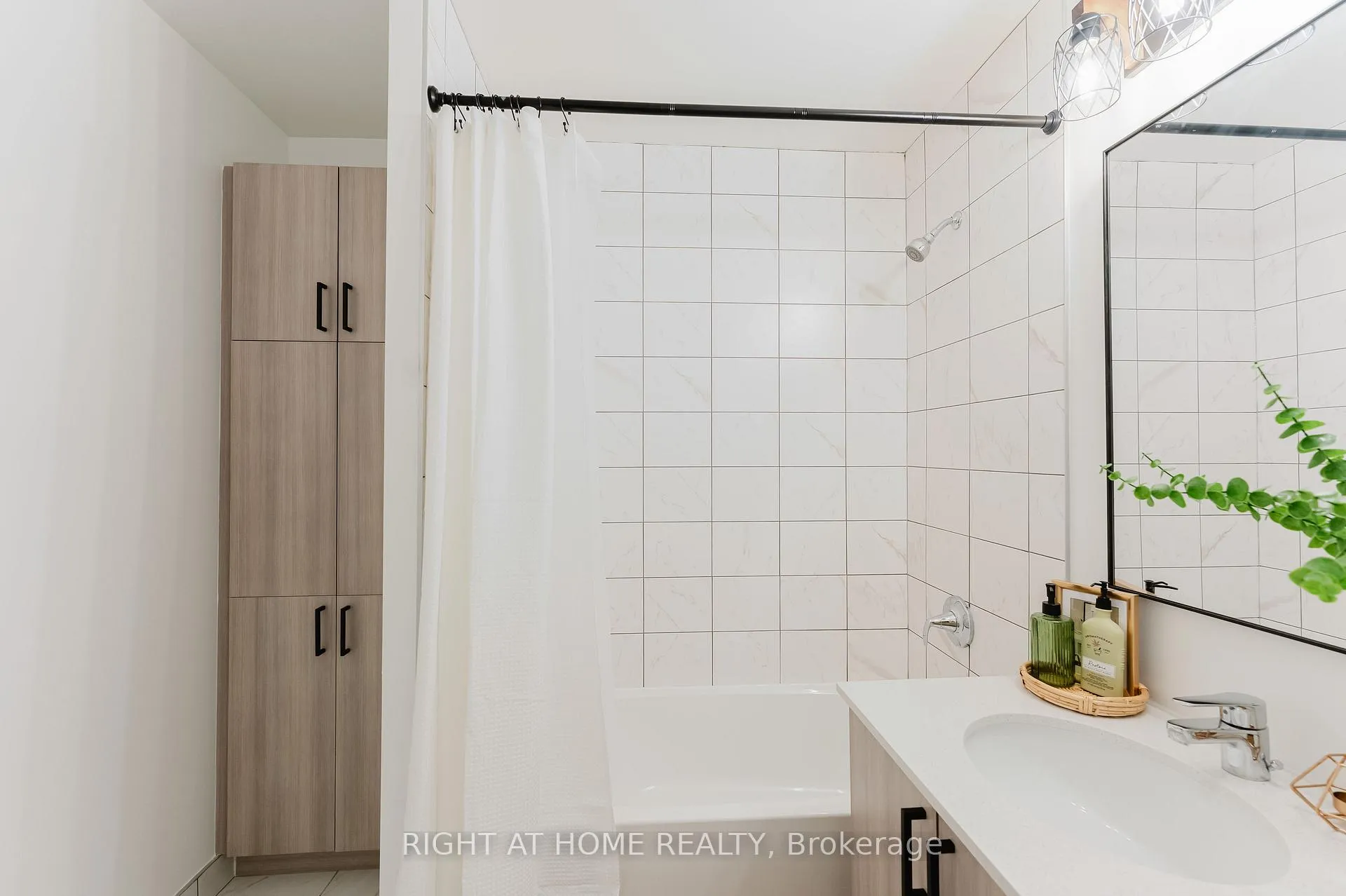 Photo 12 of 1010 Sandy Beach Road, Pickering, Bay Ridges — HOMEH