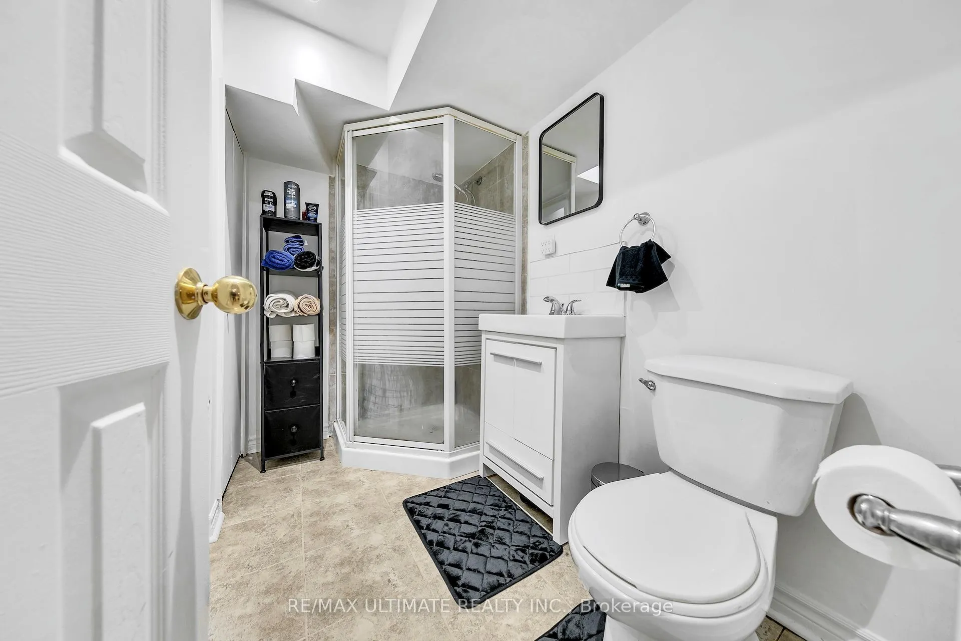Photo 41 of 8 Kinney Gate, Vaughan, Maple — HOMEH