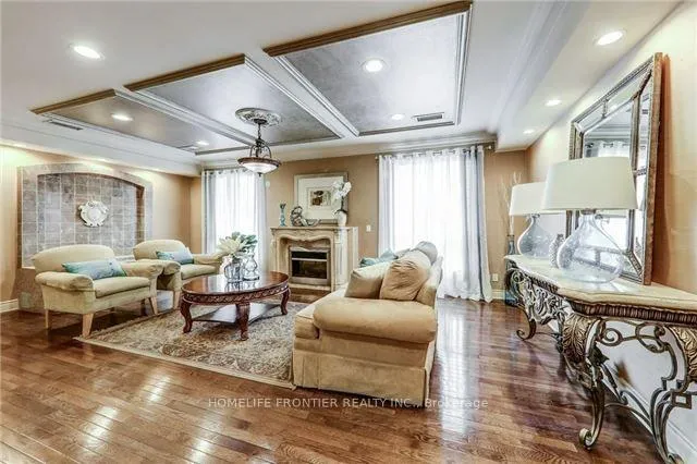Photo 4 of Unit 621, 1 Maison Park Court, Vaughan, Lakeview Estates — HOMEH