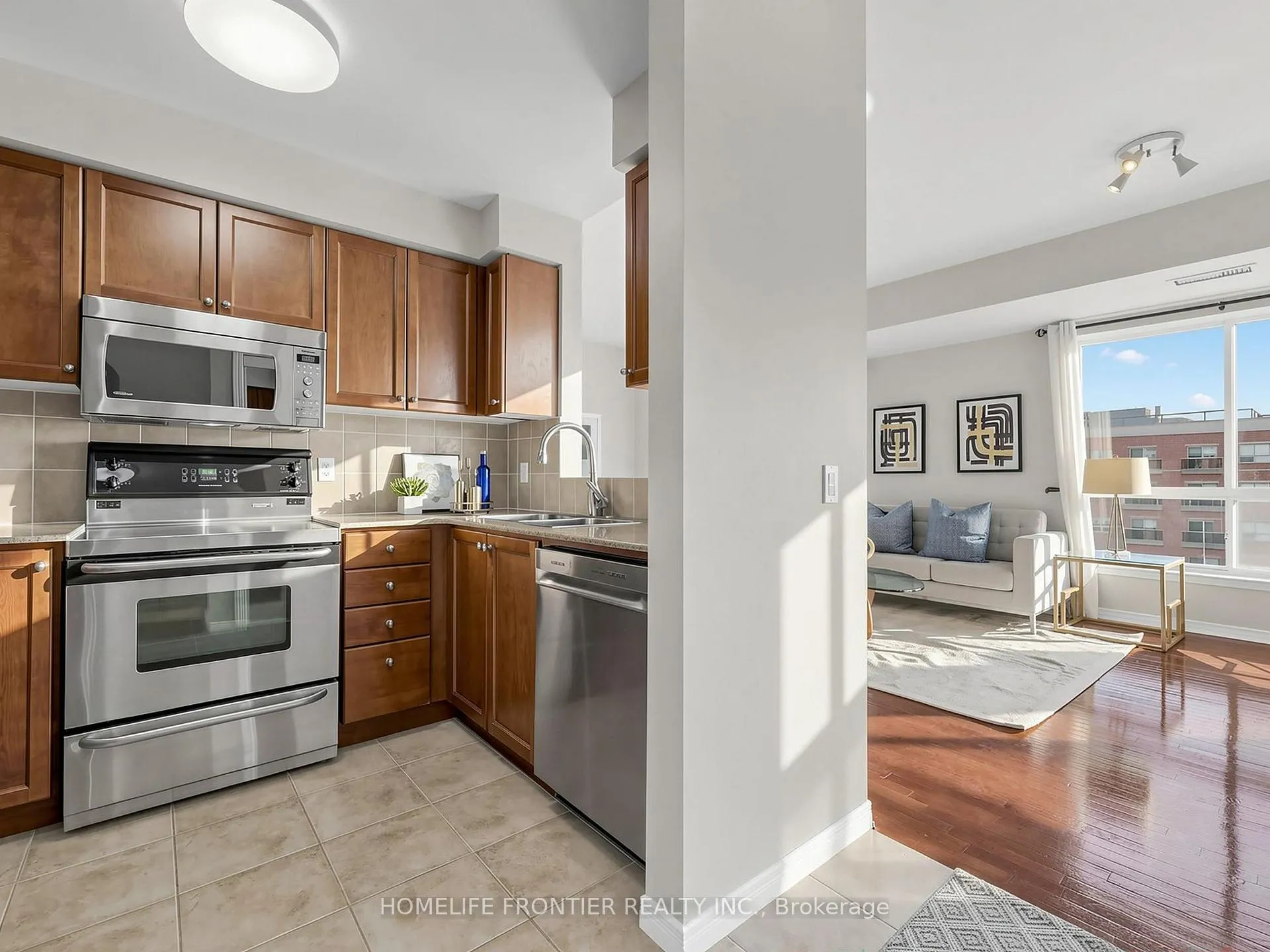 Photo 12 of Unit 621, 1 Maison Park Court, Vaughan, Lakeview Estates — HOMEH
