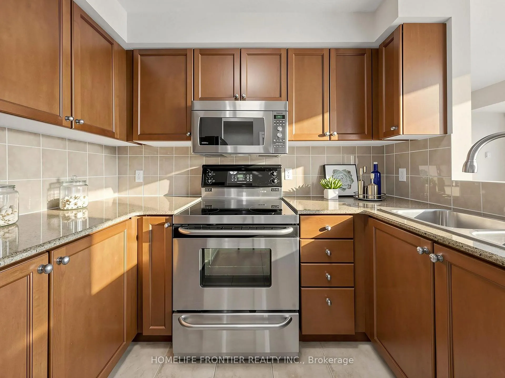 Photo 13 of Unit 621, 1 Maison Park Court, Vaughan, Lakeview Estates — HOMEH