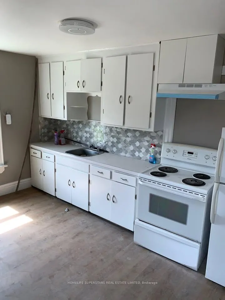Photo 2 of Unit #3, 138 Hellems Avenue, Welland, Welland Downtown — HOMEH