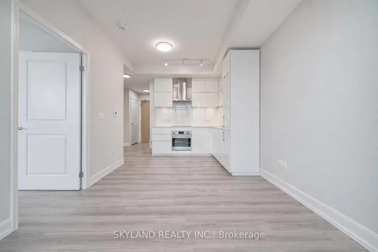 Photo 6 of Unit 716, 8 Rouge Valley Drive, Markham, Unionville — HOMEH