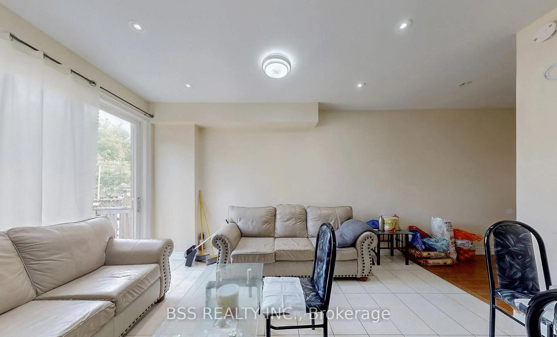 Photo 5 of 33 Wanstead Avenue, Scarborough, Oakridge — HOMEH