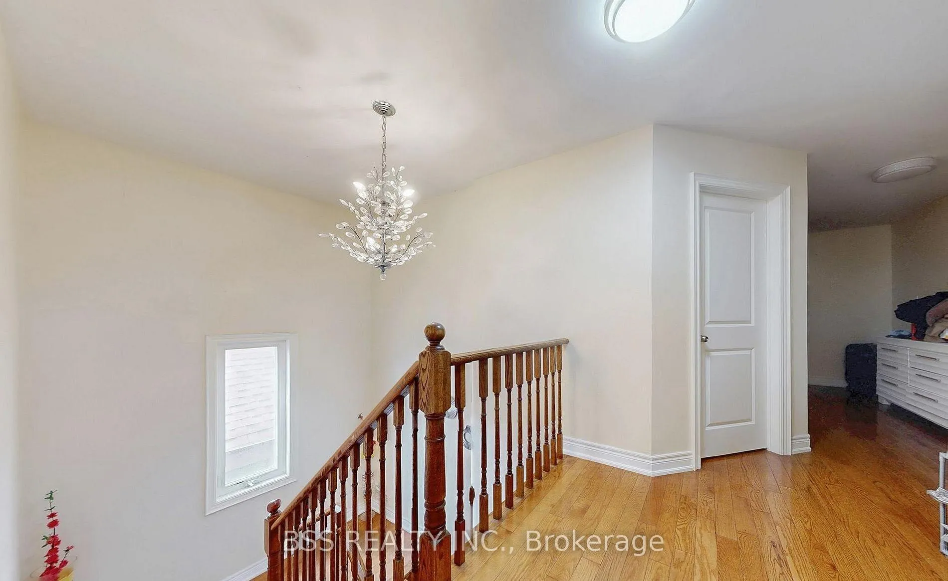 Photo 10 of 33 Wanstead Avenue, Scarborough, Oakridge — HOMEH