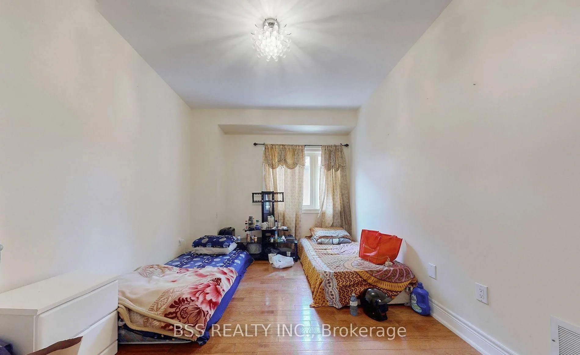 Photo 11 of 33 Wanstead Avenue, Scarborough, Oakridge — HOMEH