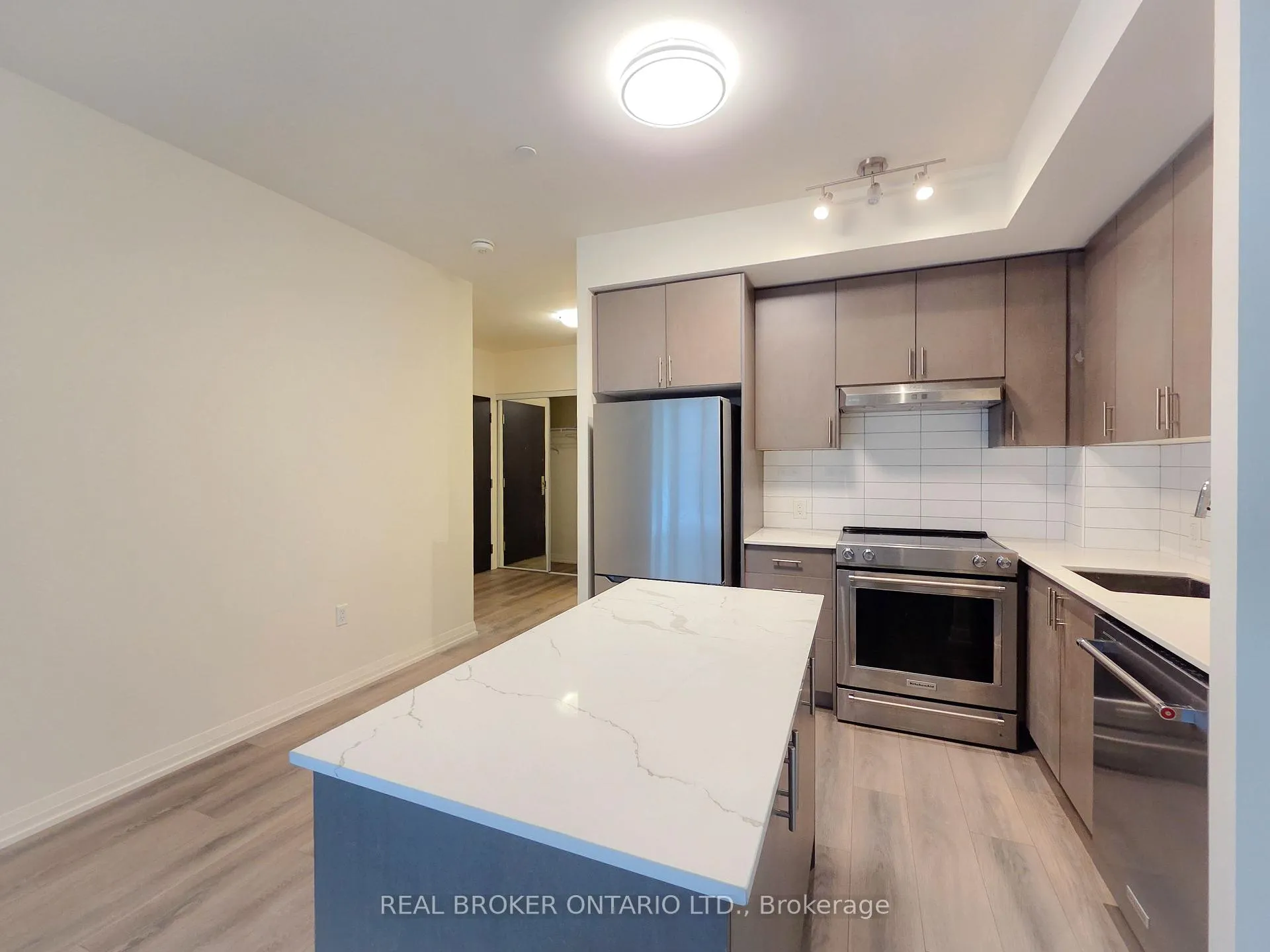 Front of Unit 618, 9000 Jane Street
