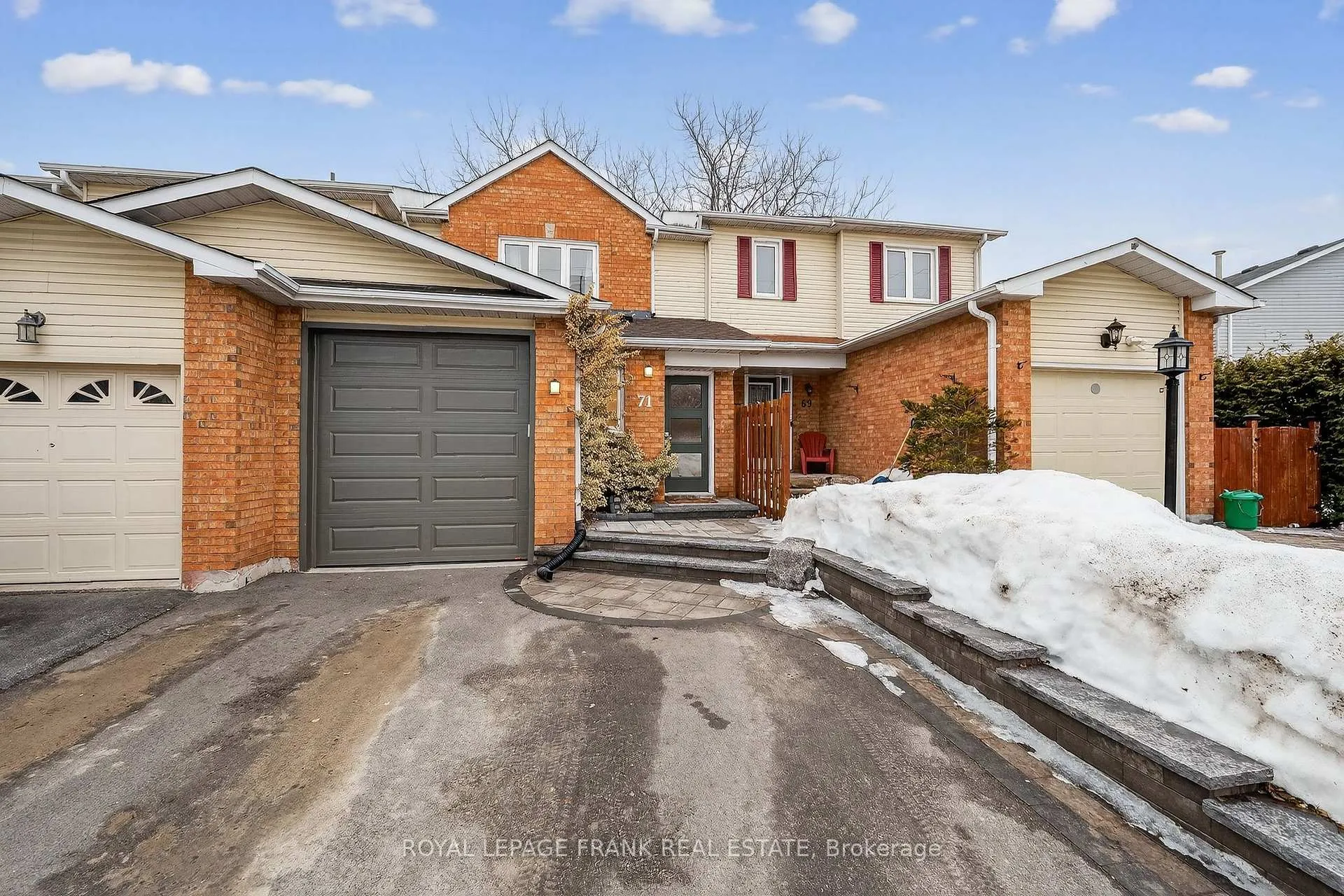 Photo 1 of 71 Galbraith Court, Clarington, Bowmanville — HOMEH