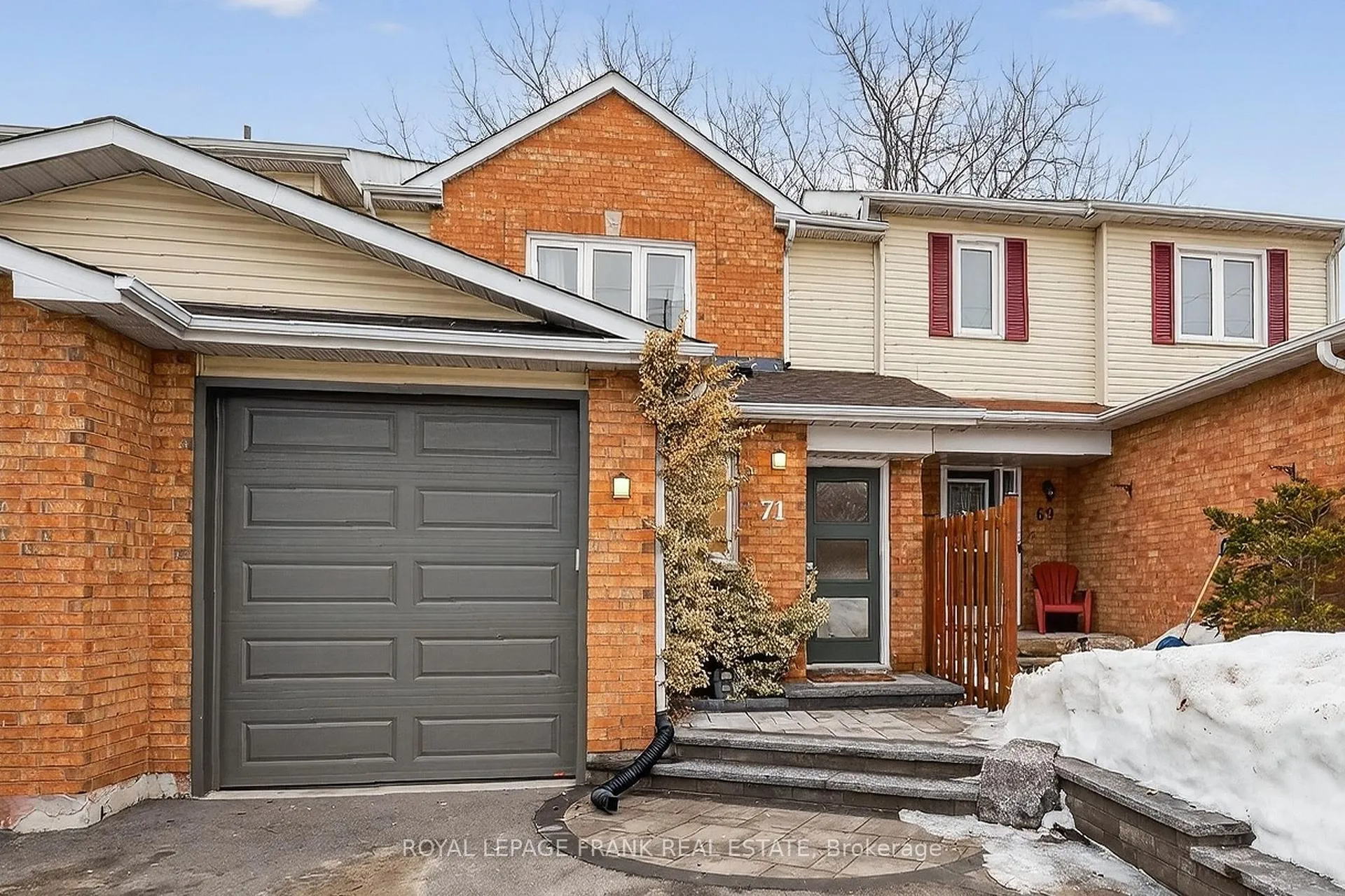 Photo 2 of 71 Galbraith Court, Clarington, Bowmanville — HOMEH