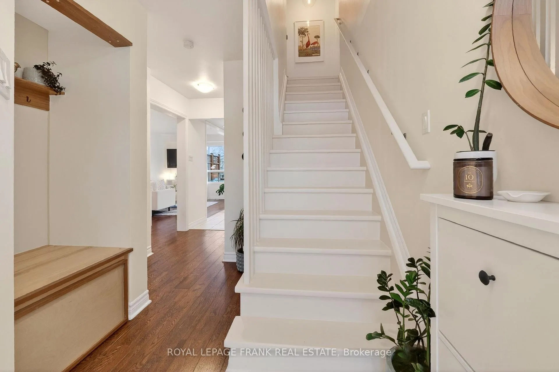 Photo 5 of 71 Galbraith Court, Clarington, Bowmanville — HOMEH