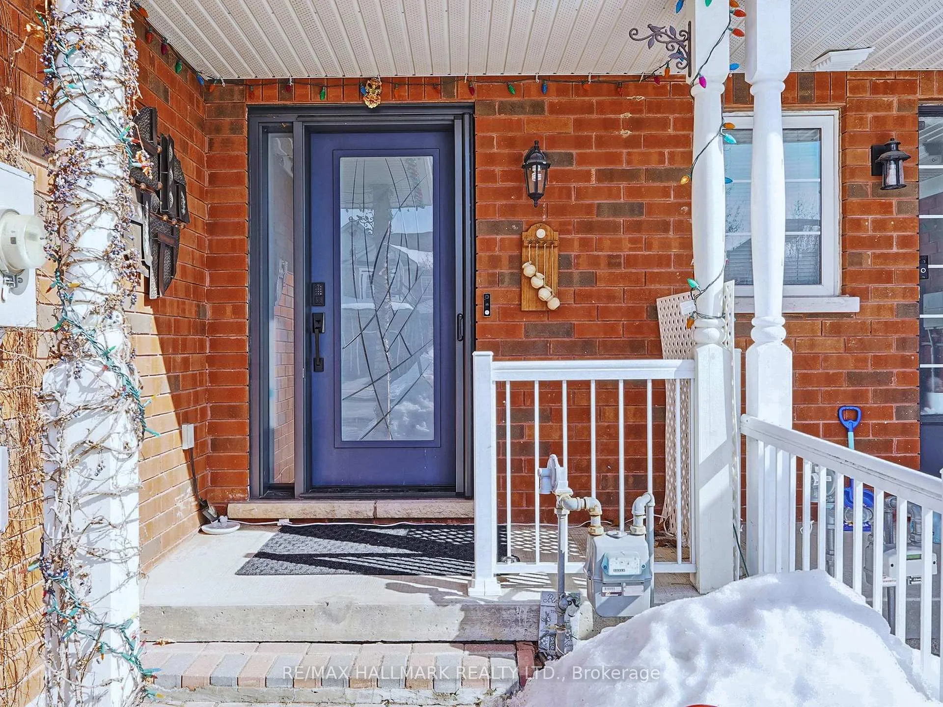 Photo 3 of 62 Crittenden Drive, Georgina, Keswick South — HOMEH