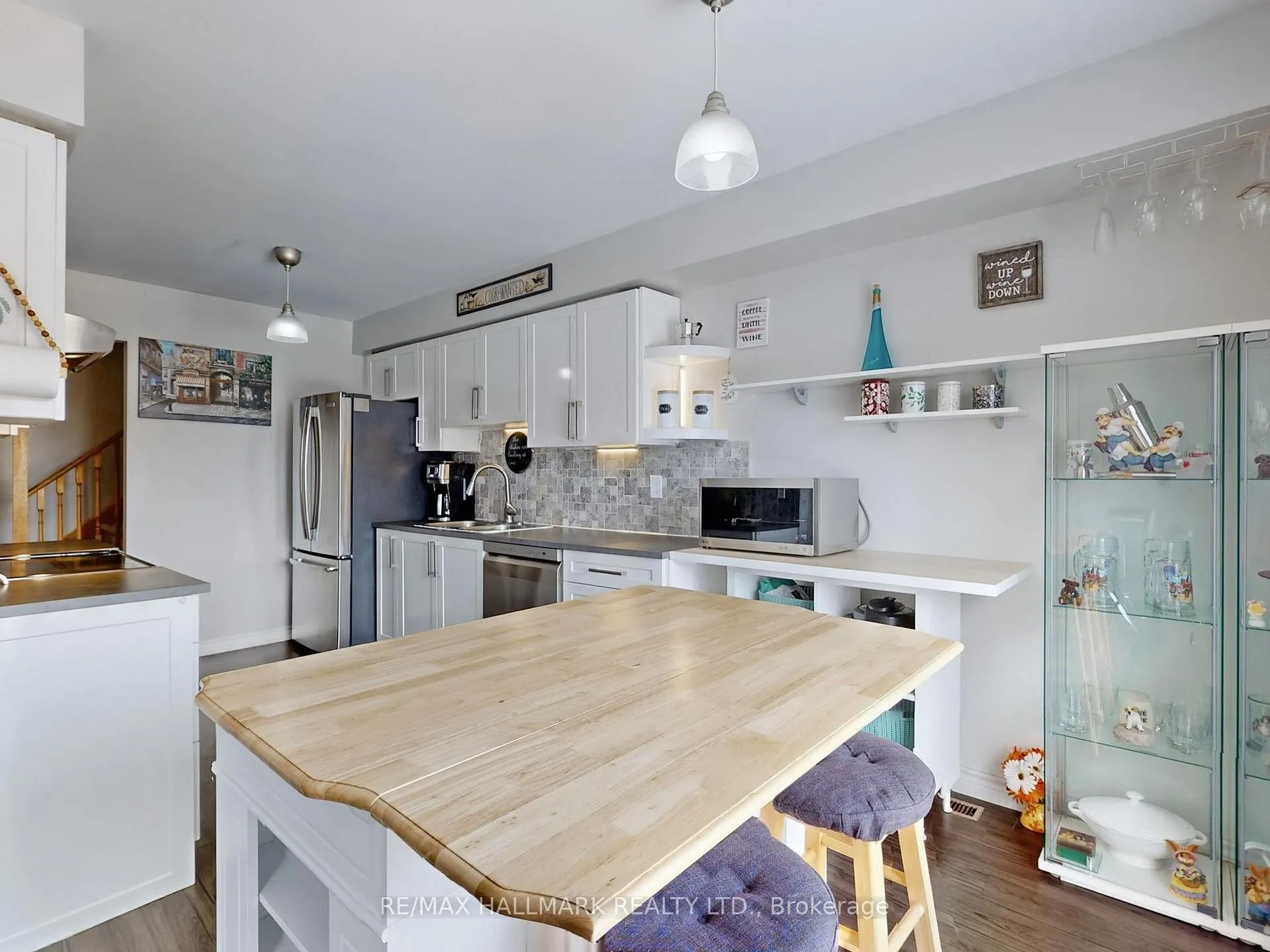 Photo 9 of 62 Crittenden Drive, Georgina, Keswick South — HOMEH