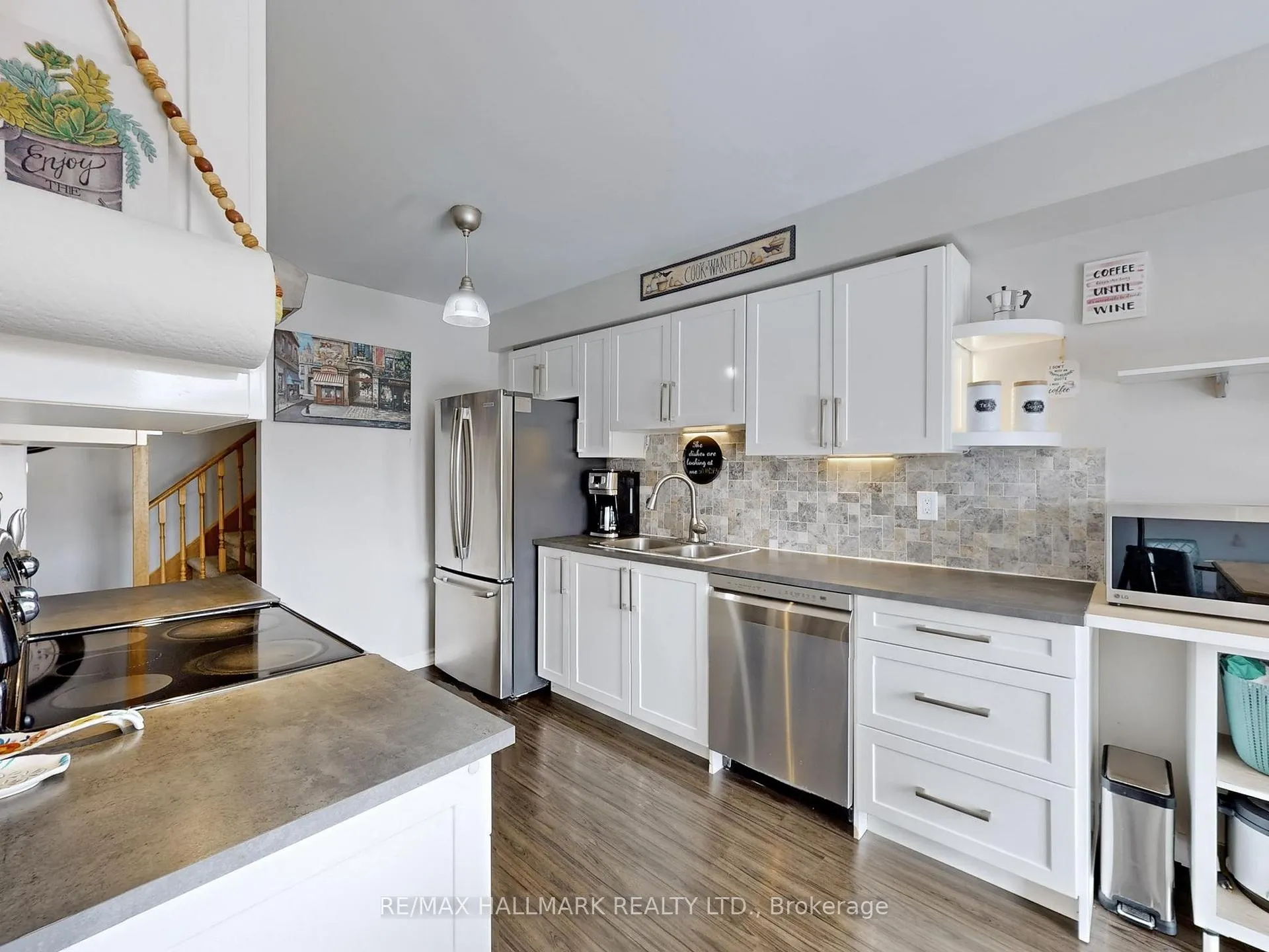 Photo 12 of 62 Crittenden Drive, Georgina, Keswick South — HOMEH
