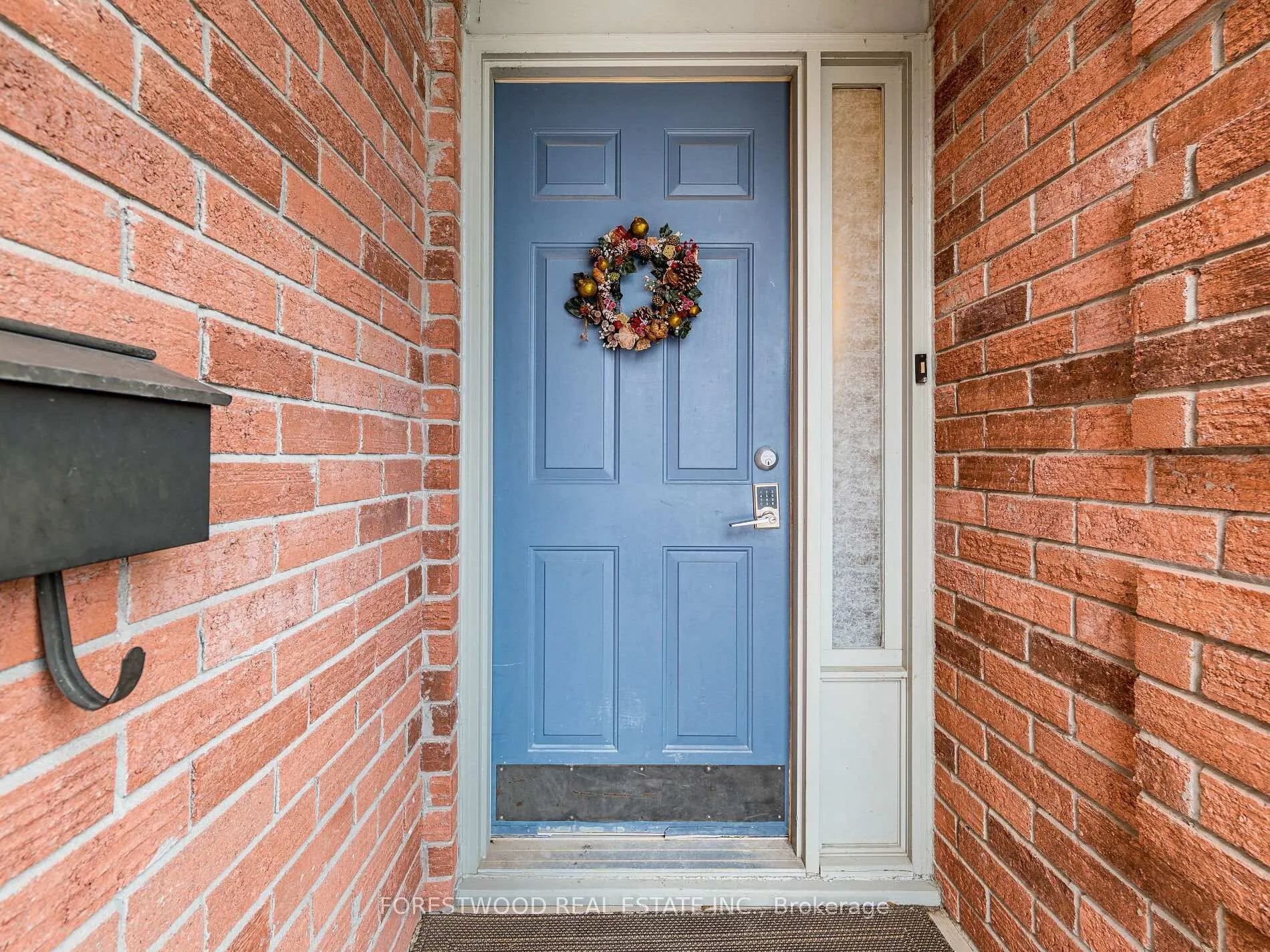 Photo 5 of 2036 Chrisdon Road, Burlington, Headon — HOMEH