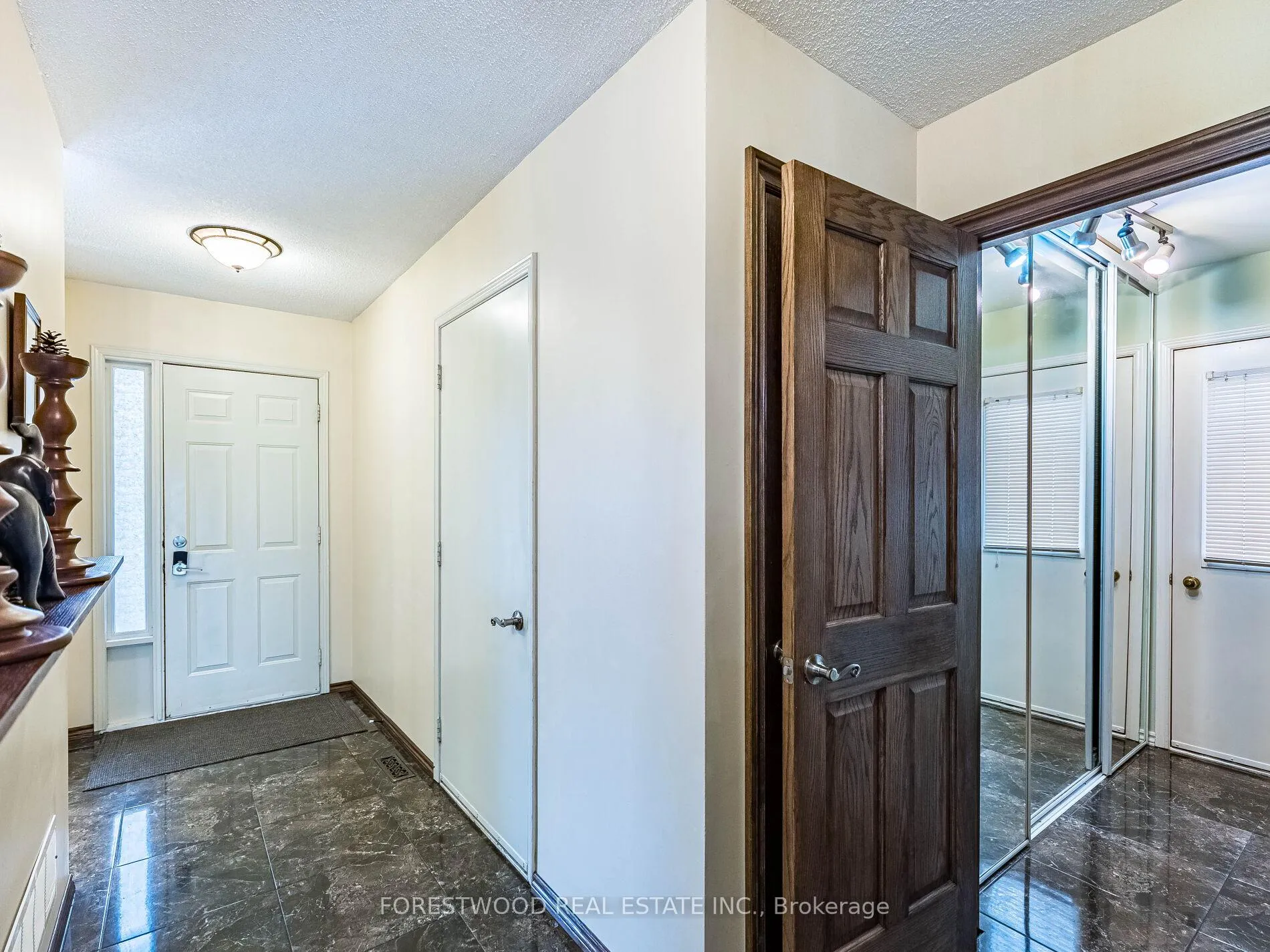 Photo 7 of 2036 Chrisdon Road, Burlington, Headon — HOMEH