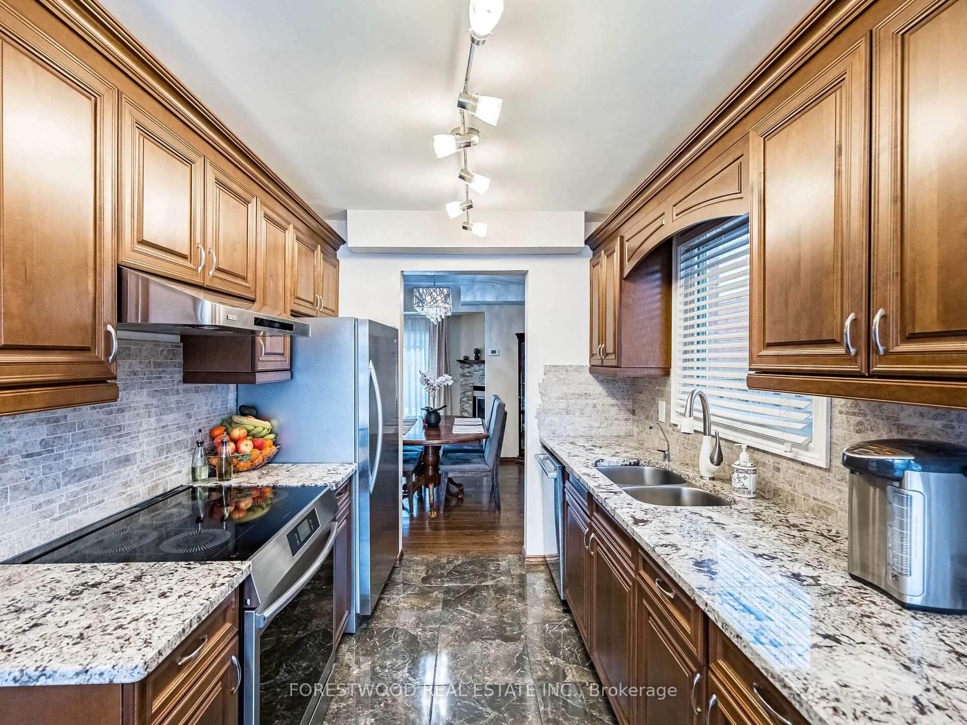 Photo 15 of 2036 Chrisdon Road, Burlington, Headon — HOMEH