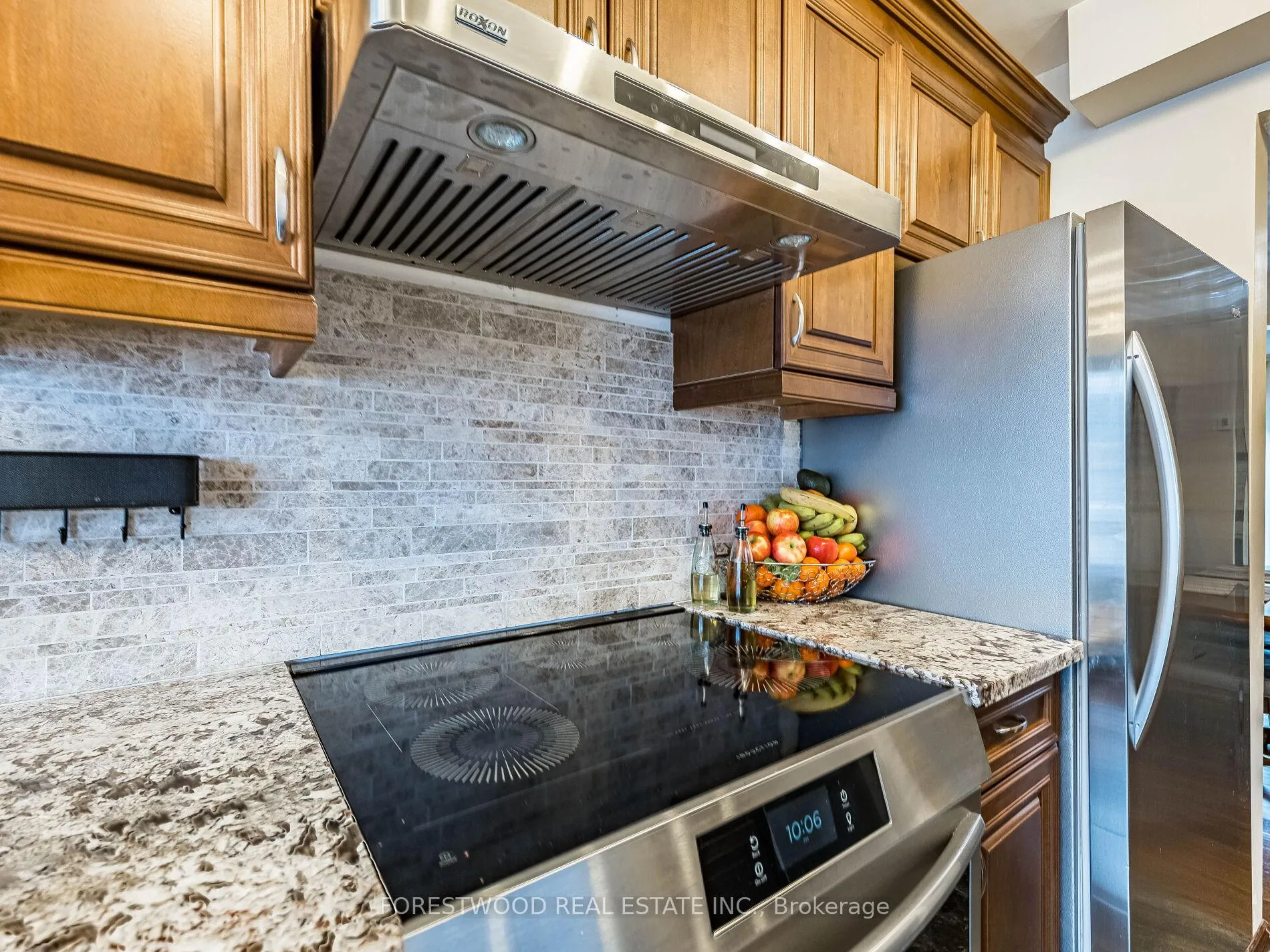 Photo 18 of 2036 Chrisdon Road, Burlington, Headon — HOMEH