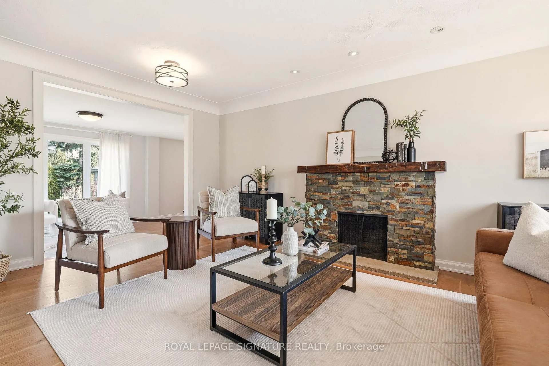 Photo 4 of 45 Crescent Road, Oakville, Central — HOMEH