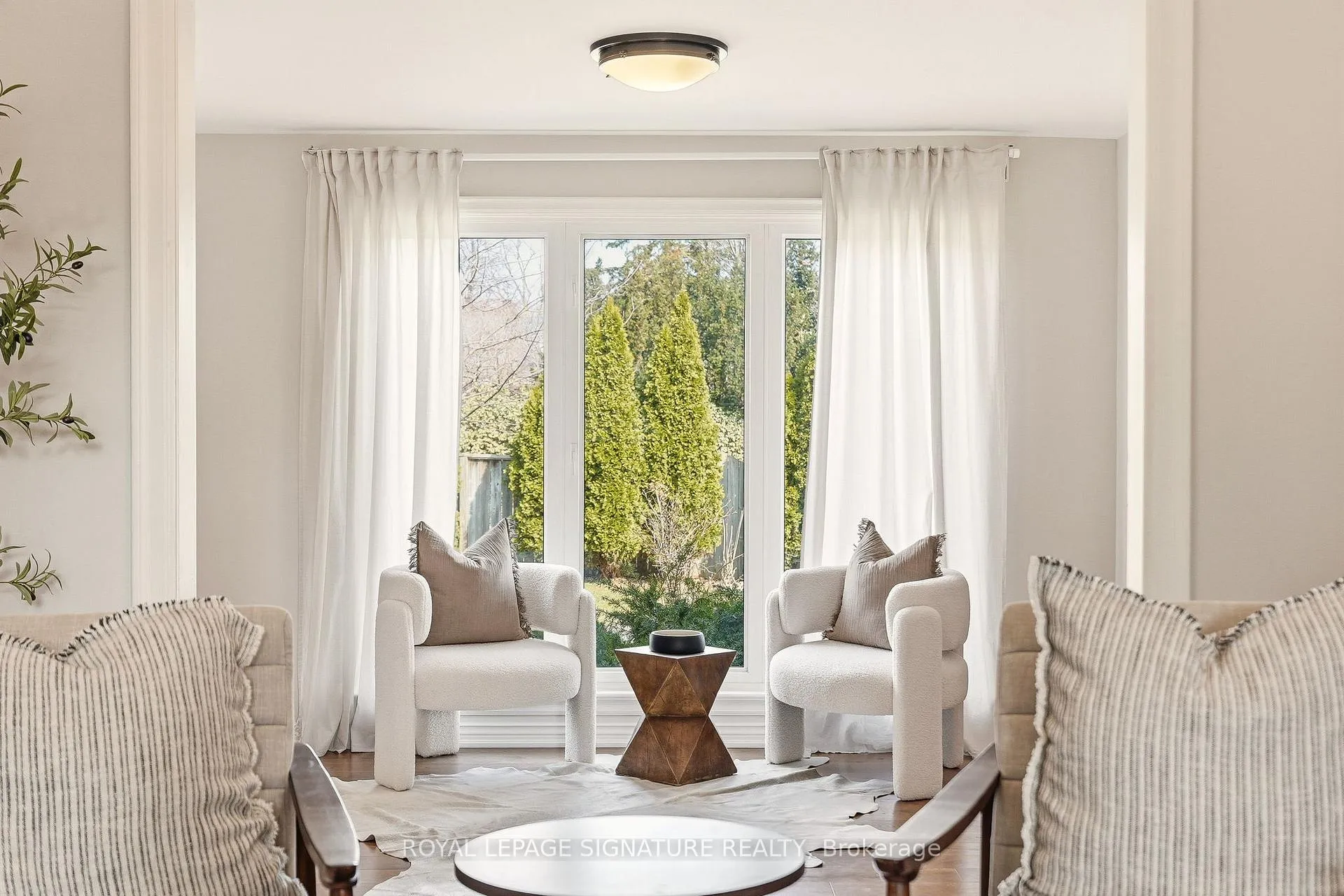 Photo 7 of 45 Crescent Road, Oakville, Central — HOMEH