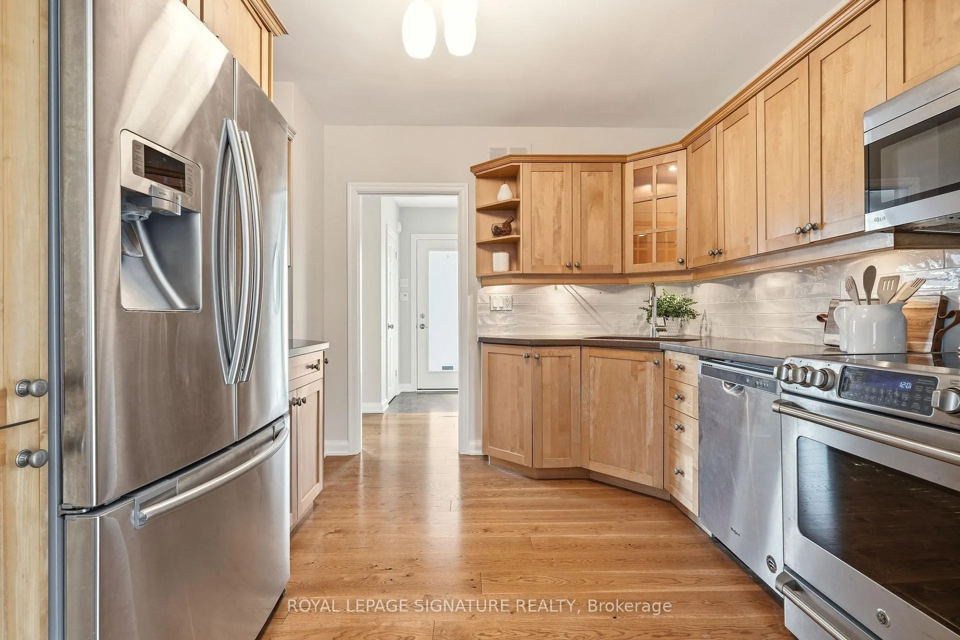 Photo 10 of 45 Crescent Road, Oakville, Central — HOMEH