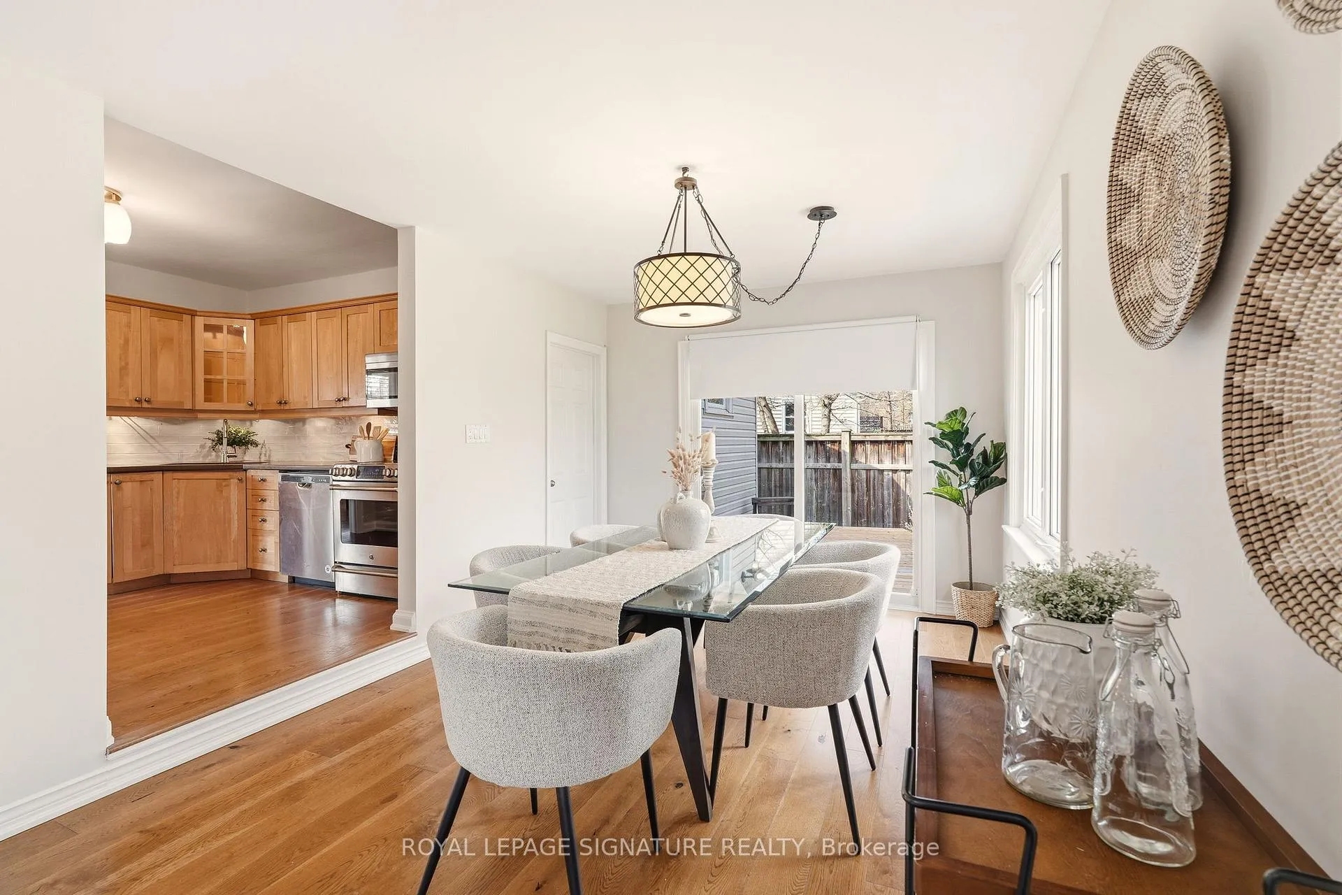 Photo 12 of 45 Crescent Road, Oakville, Central — HOMEH