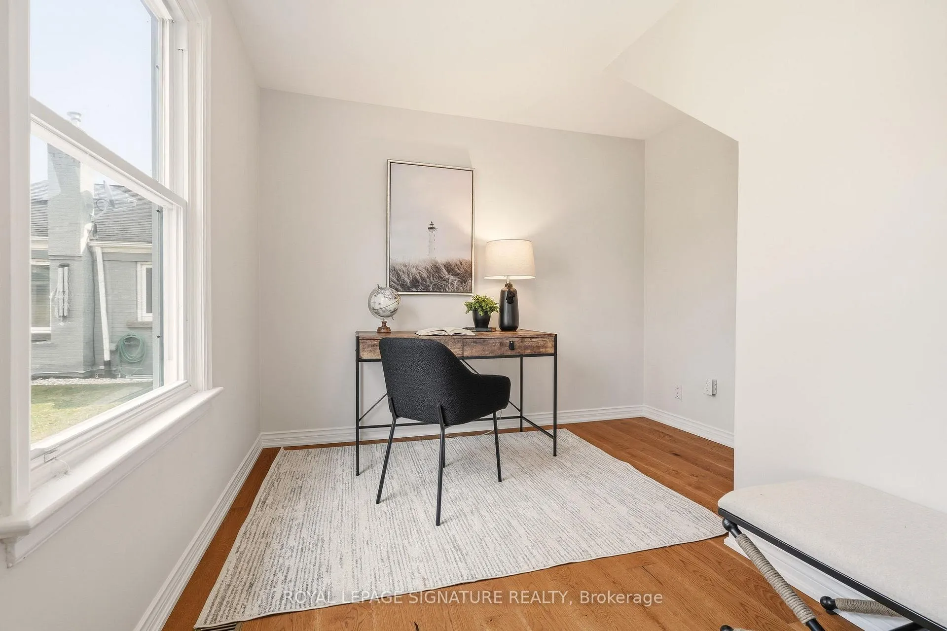 Photo 17 of 45 Crescent Road, Oakville, Central — HOMEH